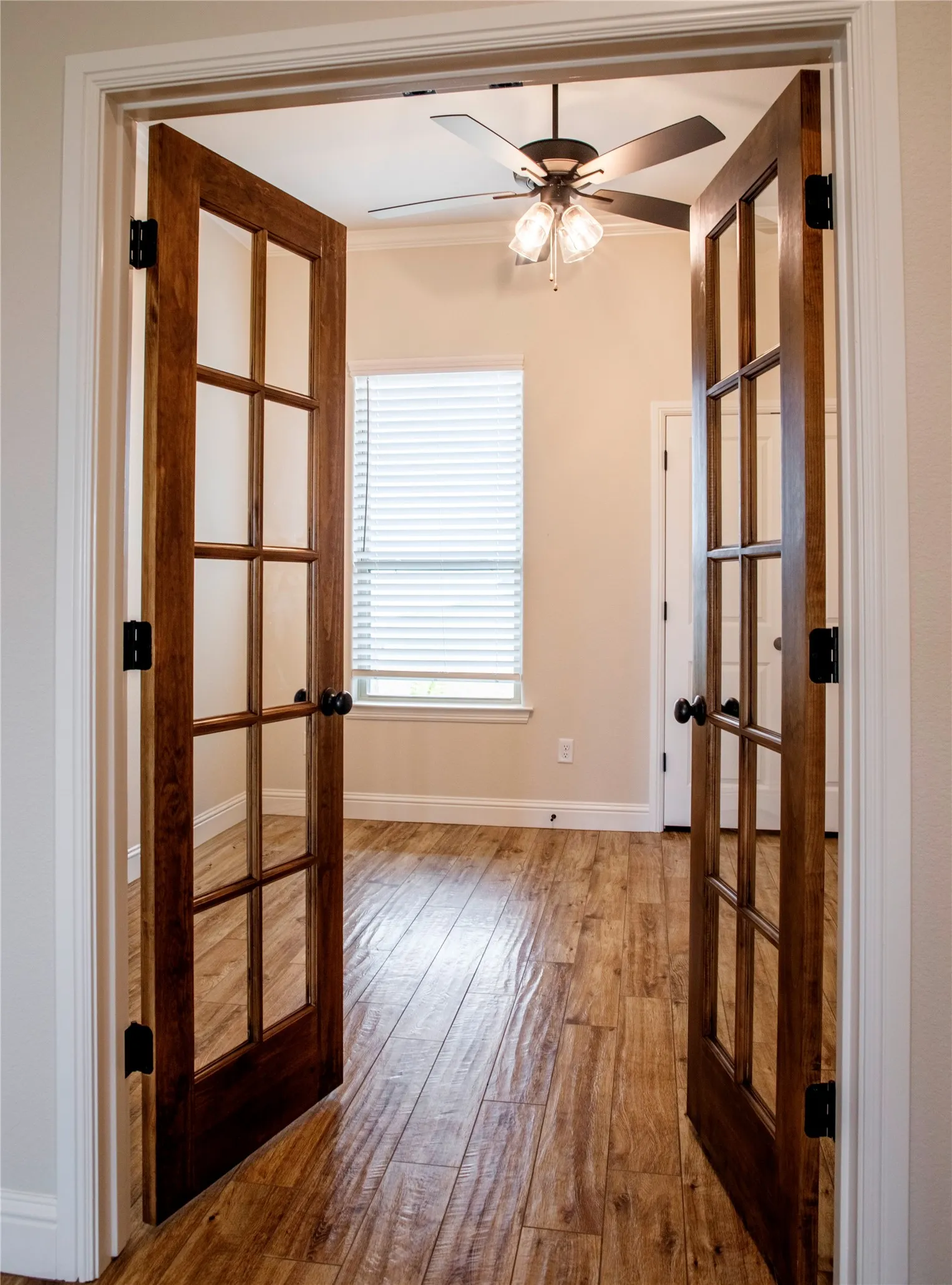 Single Family Residence For Sale in Parker County , 1045 Bermes Court, Brock, Texas 76087, 3 Bedroom, 2 Bathroom, 2 Garage spaces, 2,178 Sqft, built in 2024, mls#21364988, Real Estate Agent in Brock, Homes For Sale in Parker county, Homes For Sale in Brock, Realtor in Brock Texas, Real Estate Brokerage Independent Realty Texas, Luminita Cordes Realtor