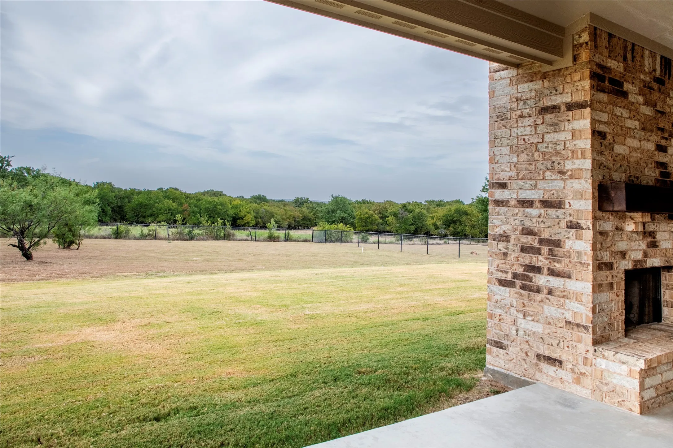 Single Family Residence For Sale in Parker County , 1045 Bermes Court, Brock, Texas 76087, 3 Bedroom, 2 Bathroom, 2 Garage spaces, 2,178 Sqft, built in 2024, mls#21364988, Real Estate Agent in Brock, Homes For Sale in Parker county, Homes For Sale in Brock, Realtor in Brock Texas, Real Estate Brokerage Independent Realty Texas, Luminita Cordes Realtor