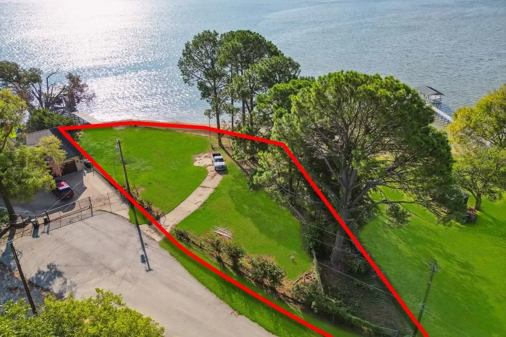 Private Street located on a Cul-de-sac red boundary lines are estimated and not exact.