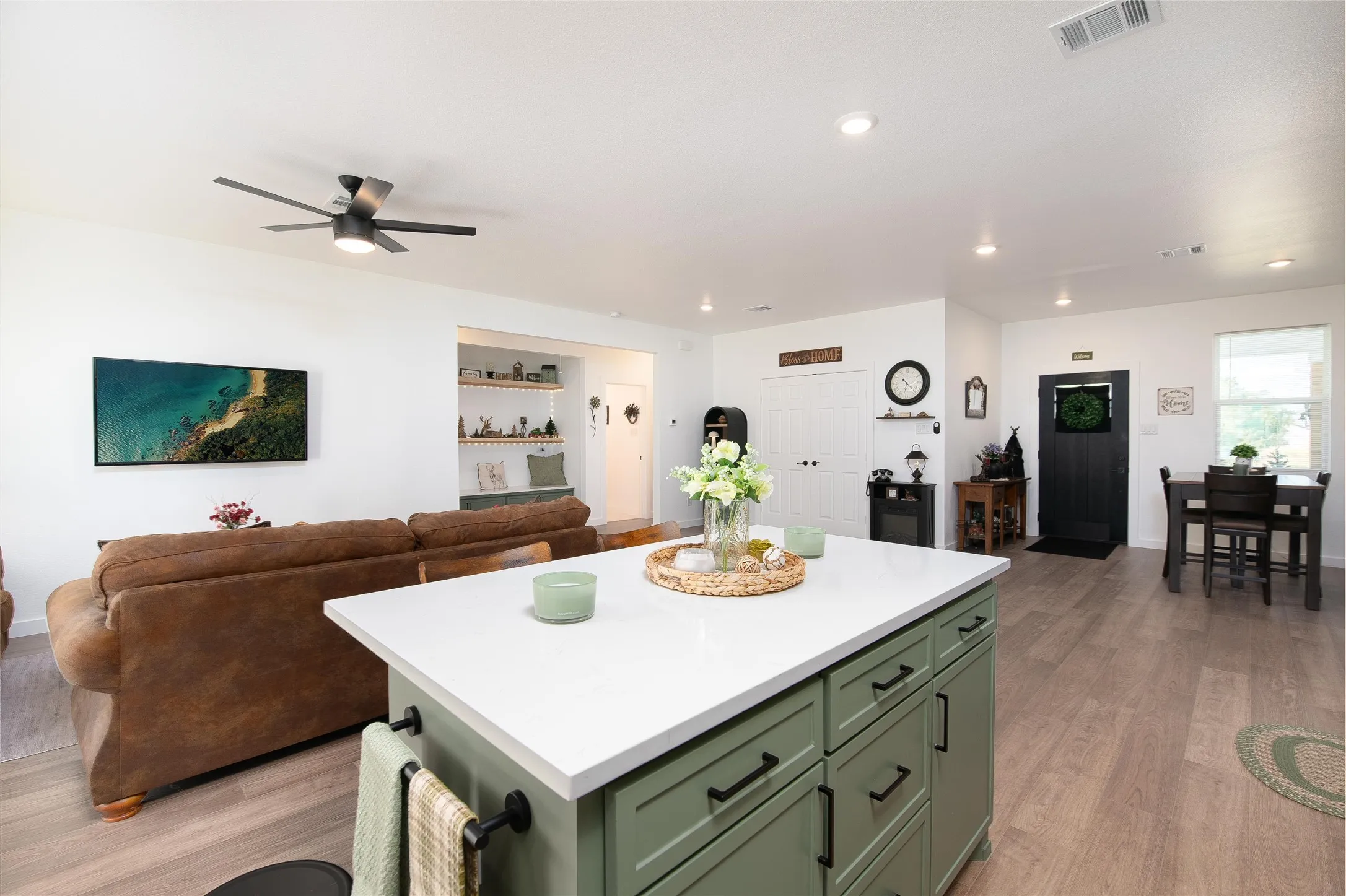 Single Family Residence For Sale in Wise County , 209 Lanai Drive, Runaway Bay, Texas 76426, 4 Bedroom, 2 Bathroom, 2 Garage spaces, 1,875 Sqft, built in 2025, mls#21370922, Real Estate Agent in Runaway Bay, Homes For Sale in Wise county, Homes For Sale in Runaway Bay, Realtor in Runaway Bay Texas, Real Estate Brokerage Independent Realty Texas, Luminita Cordes Realtor