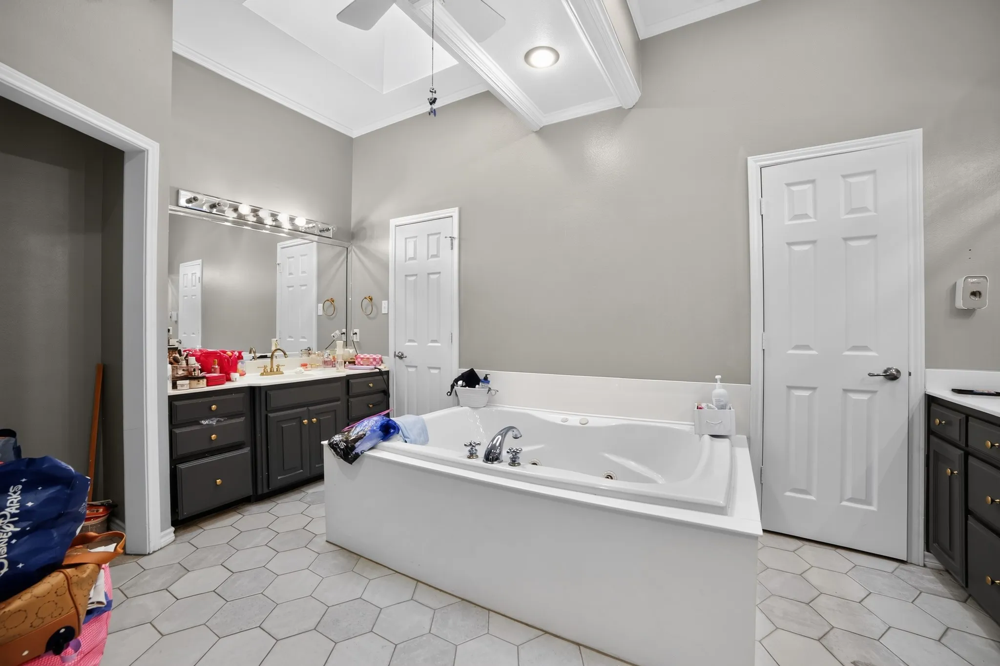 Single Family Residence For Sale in Van Zandt County , 1807 Mill Creek Road, Canton, Texas 75103, 4 Bedroom, 3 Bathroom, 2 Garage spaces, 2,792 Sqft, built in 1996, mls#21370927, Real Estate Agent in Canton, Homes For Sale in Van Zandt county, Homes For Sale in Canton, Realtor in Canton Texas, Real Estate Brokerage Independent Realty Texas, Luminita Cordes Realtor