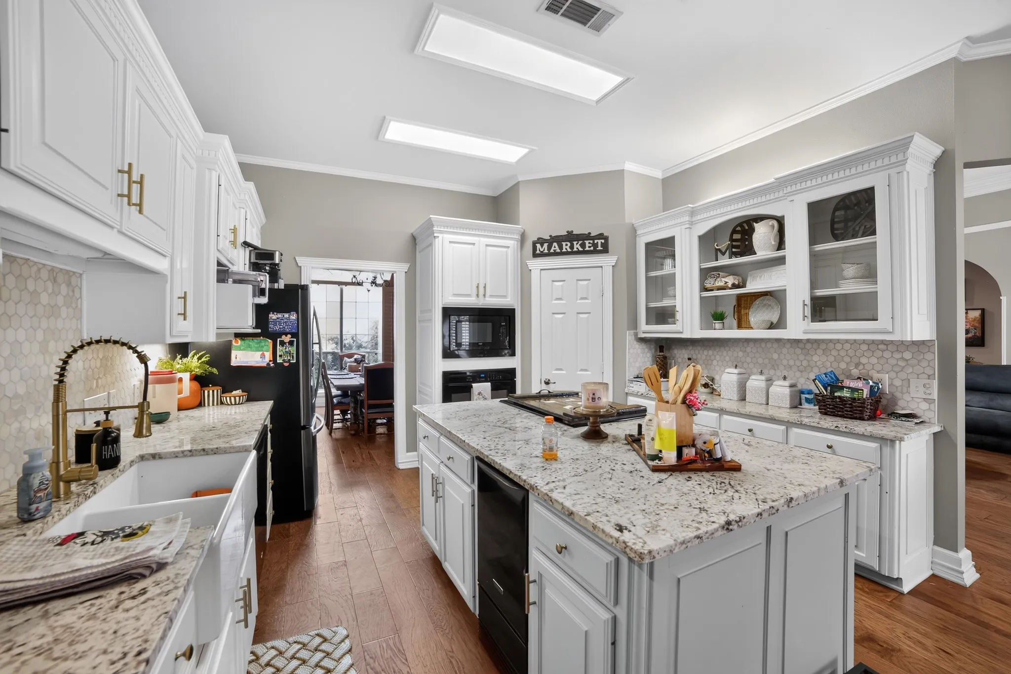Single Family Residence For Sale in Van Zandt County , 1807 Mill Creek Road, Canton, Texas 75103, 4 Bedroom, 3 Bathroom, 2 Garage spaces, 2,792 Sqft, built in 1996, mls#21370927, Real Estate Agent in Canton, Homes For Sale in Van Zandt county, Homes For Sale in Canton, Realtor in Canton Texas, Real Estate Brokerage Independent Realty Texas, Luminita Cordes Realtor