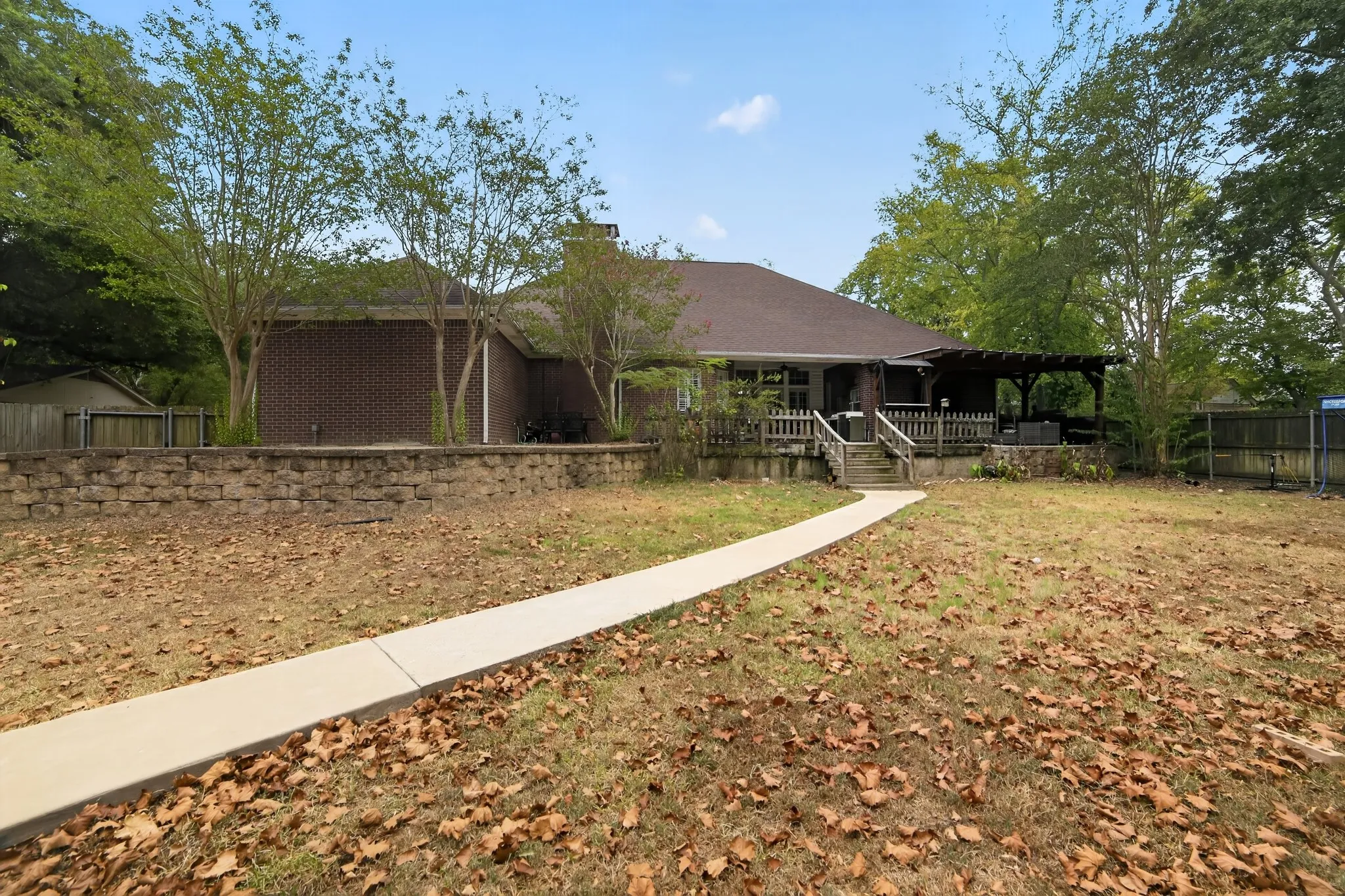 Single Family Residence For Sale in Van Zandt County , 1807 Mill Creek Road, Canton, Texas 75103, 4 Bedroom, 3 Bathroom, 2 Garage spaces, 2,792 Sqft, built in 1996, mls#21370927, Real Estate Agent in Canton, Homes For Sale in Van Zandt county, Homes For Sale in Canton, Realtor in Canton Texas, Real Estate Brokerage Independent Realty Texas, Luminita Cordes Realtor