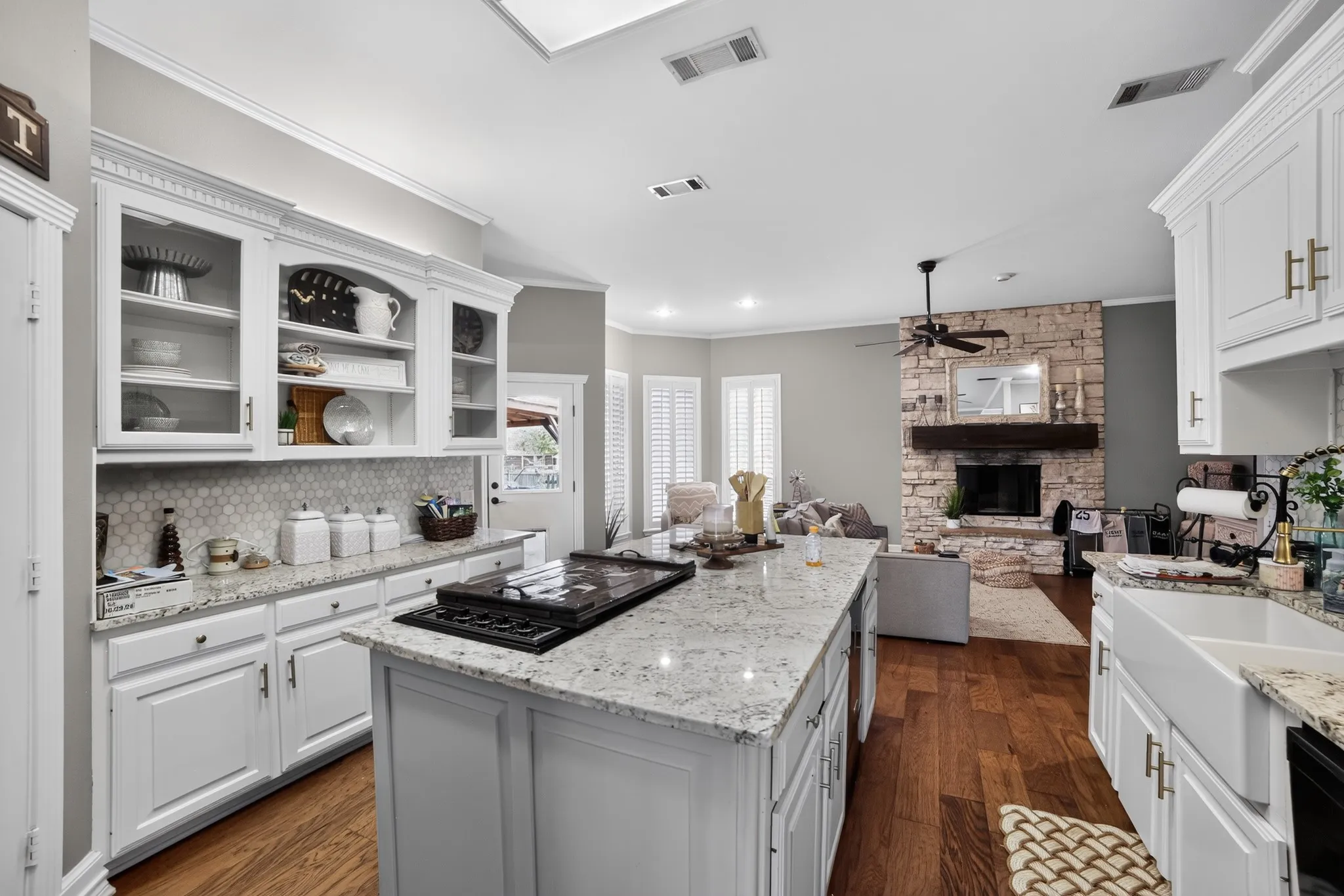 Single Family Residence For Sale in Van Zandt County , 1807 Mill Creek Road, Canton, Texas 75103, 4 Bedroom, 3 Bathroom, 2 Garage spaces, 2,792 Sqft, built in 1996, mls#21370927, Real Estate Agent in Canton, Homes For Sale in Van Zandt county, Homes For Sale in Canton, Realtor in Canton Texas, Real Estate Brokerage Independent Realty Texas, Luminita Cordes Realtor
