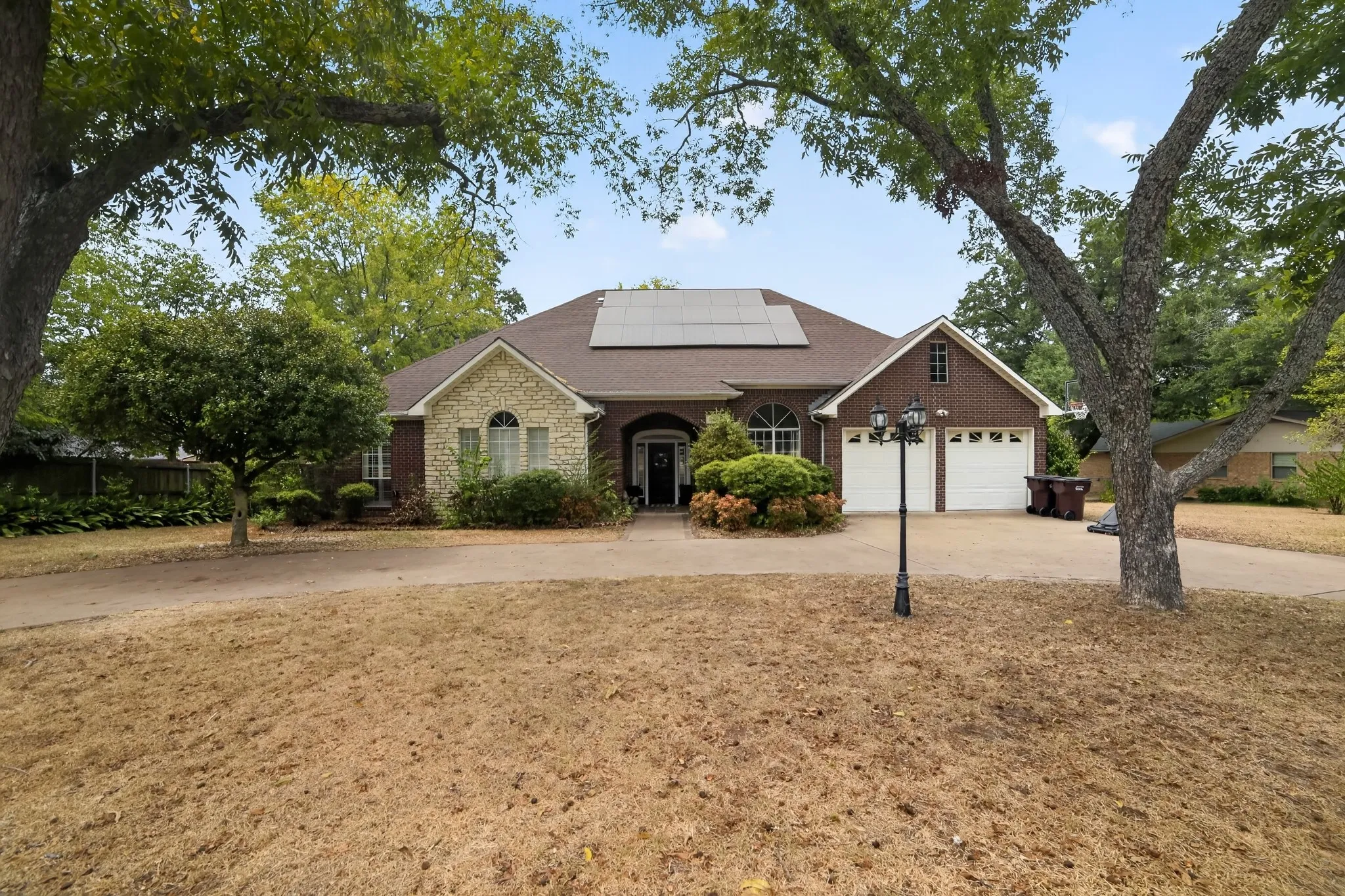 Single Family Residence For Sale in Van Zandt County , 1807 Mill Creek Road, Canton, Texas 75103, 4 Bedroom, 3 Bathroom, 2 Garage spaces, 2,792 Sqft, built in 1996, mls#21370927, Real Estate Agent in Canton, Homes For Sale in Van Zandt county, Homes For Sale in Canton, Realtor in Canton Texas, Real Estate Brokerage Independent Realty Texas, Luminita Cordes Realtor