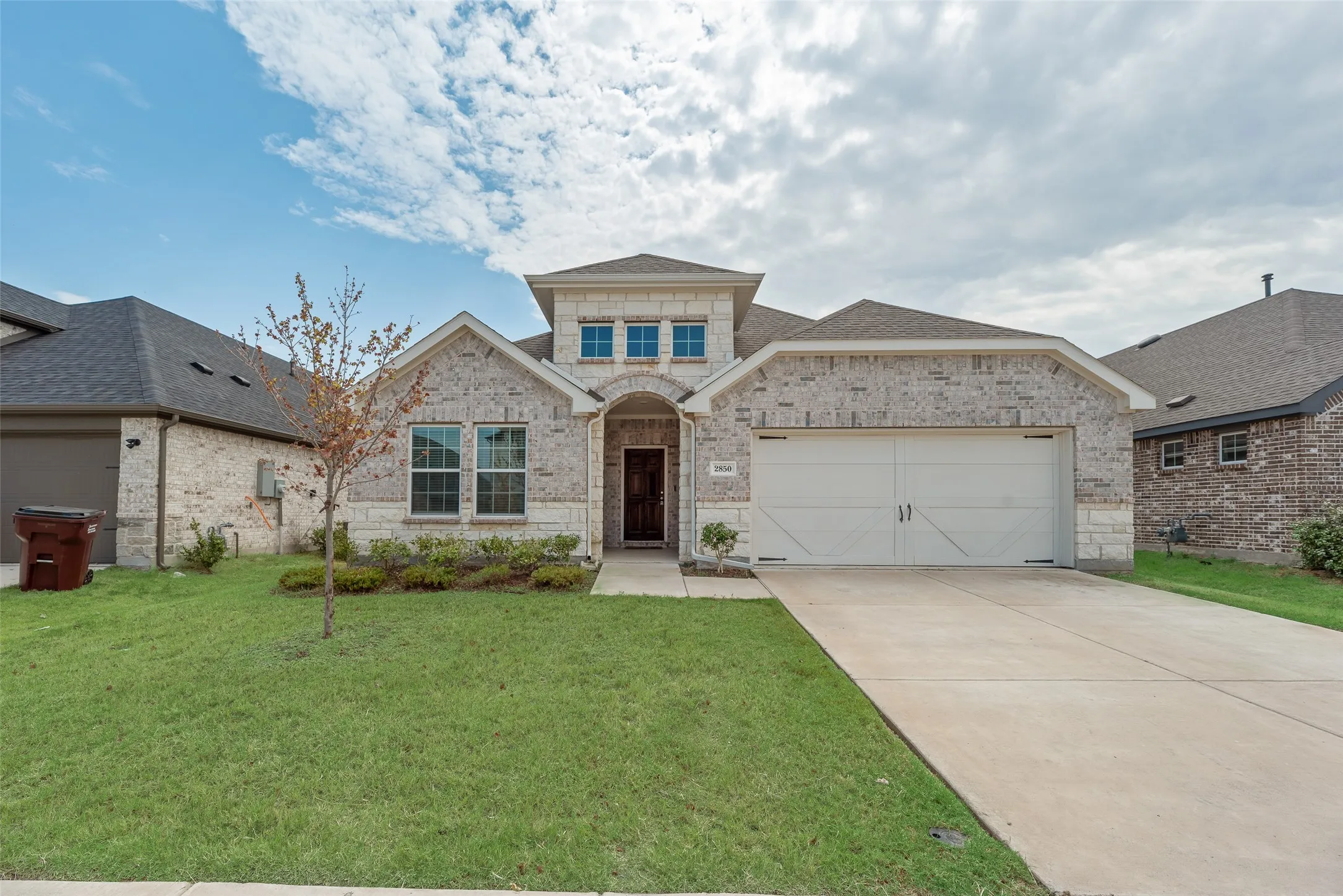 Single Family Residence For Sale in Collin County , 2850 Robertson Way, Royse City, Texas 75189, 5 Bedroom, 2 Bathroom, 2 Garage spaces, 2,148 Sqft, built in 2023, mls#21370894, Real Estate Agent in Royse City, Homes For Sale in Collin county, Homes For Sale in Royse City, Realtor in Royse City Texas, Real Estate Brokerage Independent Realty Texas, Luminita Cordes Realtor