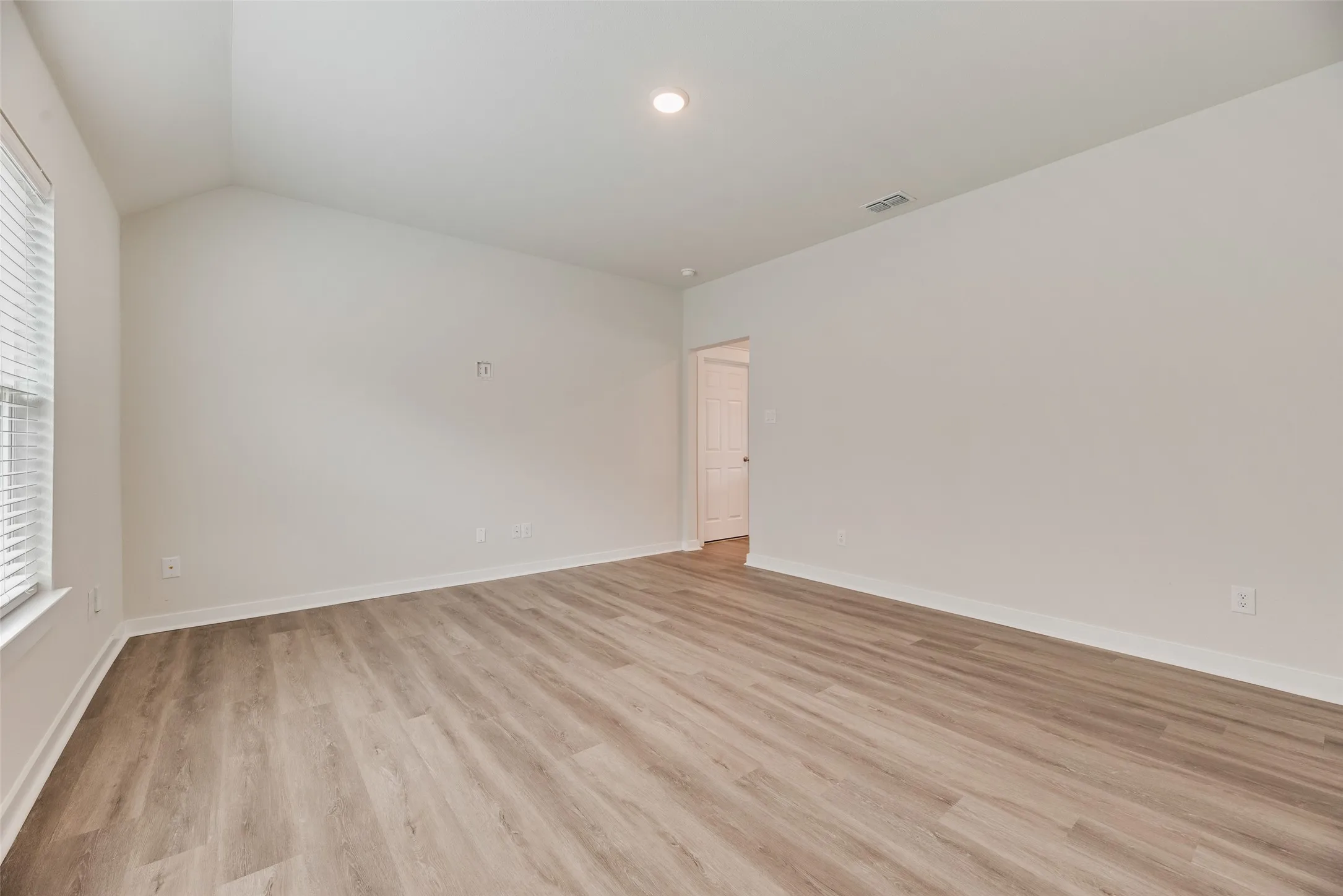 Single Family Residence For Sale in Collin County , 2850 Robertson Way, Royse City, Texas 75189, 5 Bedroom, 2 Bathroom, 2 Garage spaces, 2,148 Sqft, built in 2023, mls#21370894, Real Estate Agent in Royse City, Homes For Sale in Collin county, Homes For Sale in Royse City, Realtor in Royse City Texas, Real Estate Brokerage Independent Realty Texas, Luminita Cordes Realtor