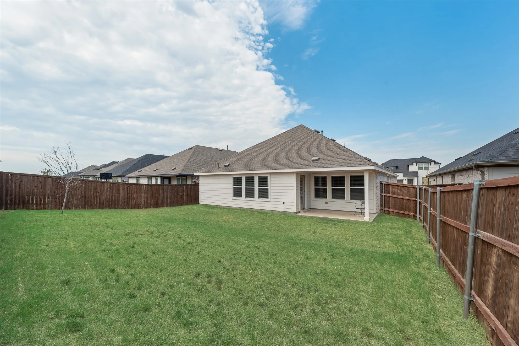 Single Family Residence For Sale in Collin County , 2850 Robertson Way, Royse City, Texas 75189, 5 Bedroom, 2 Bathroom, 2 Garage spaces, 2,148 Sqft, built in 2023, mls#21370894, Real Estate Agent in Royse City, Homes For Sale in Collin county, Homes For Sale in Royse City, Realtor in Royse City Texas, Real Estate Brokerage Independent Realty Texas, Luminita Cordes Realtor