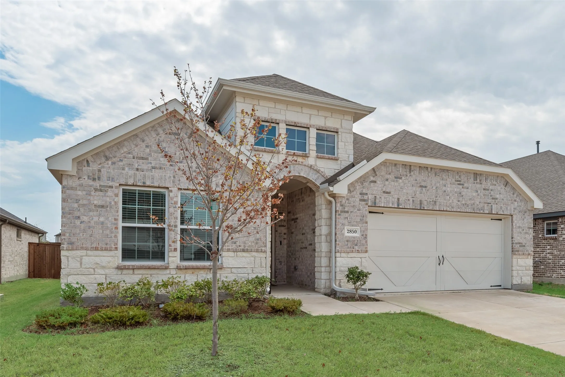 Single Family Residence For Sale in Collin County , 2850 Robertson Way, Royse City, Texas 75189, 5 Bedroom, 2 Bathroom, 2 Garage spaces, 2,148 Sqft, built in 2023, mls#21370894, Real Estate Agent in Royse City, Homes For Sale in Collin county, Homes For Sale in Royse City, Realtor in Royse City Texas, Real Estate Brokerage Independent Realty Texas, Luminita Cordes Realtor