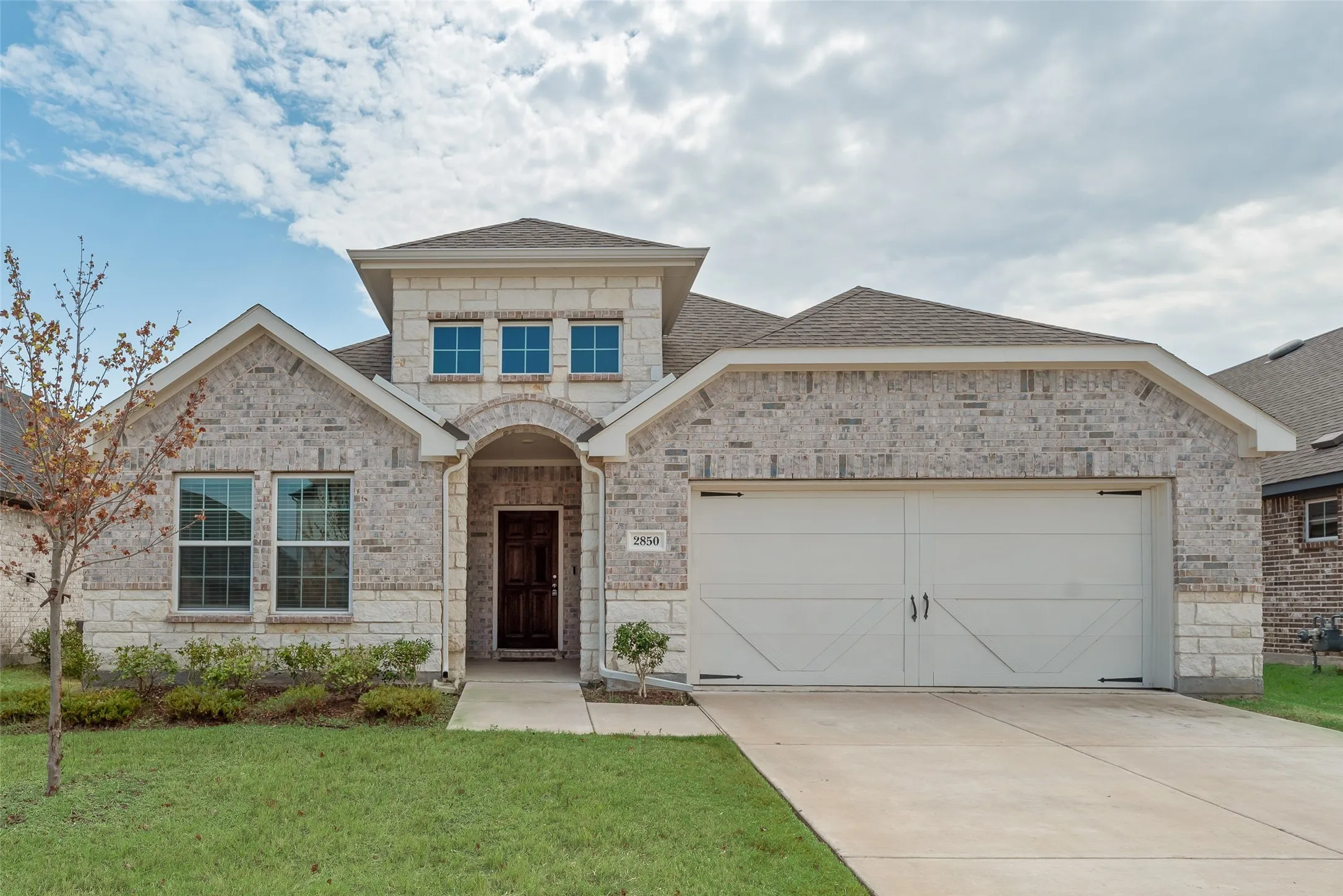 Single Family Residence For Sale in Collin County , 2850 Robertson Way, Royse City, Texas 75189, 5 Bedroom, 2 Bathroom, 2 Garage spaces, 2,148 Sqft, built in 2023, mls#21370894, Real Estate Agent in Royse City, Homes For Sale in Collin county, Homes For Sale in Royse City, Realtor in Royse City Texas, Real Estate Brokerage Independent Realty Texas, Luminita Cordes Realtor