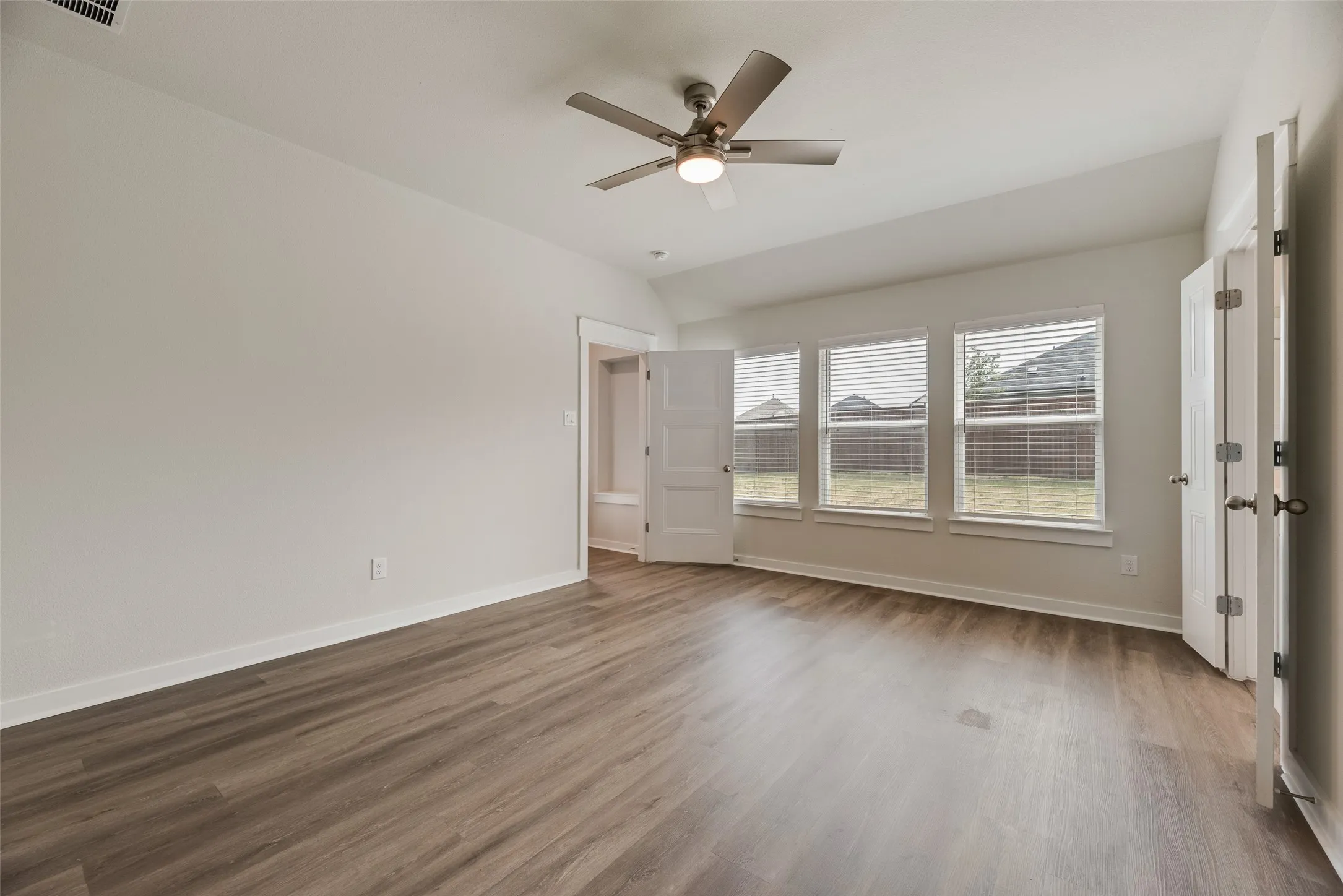 Single Family Residence For Sale in Collin County , 2850 Robertson Way, Royse City, Texas 75189, 5 Bedroom, 2 Bathroom, 2 Garage spaces, 2,148 Sqft, built in 2023, mls#21370894, Real Estate Agent in Royse City, Homes For Sale in Collin county, Homes For Sale in Royse City, Realtor in Royse City Texas, Real Estate Brokerage Independent Realty Texas, Luminita Cordes Realtor