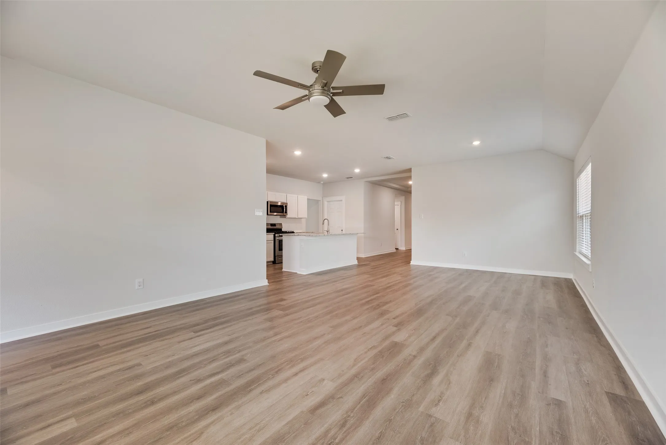 Single Family Residence For Sale in Collin County , 2850 Robertson Way, Royse City, Texas 75189, 5 Bedroom, 2 Bathroom, 2 Garage spaces, 2,148 Sqft, built in 2023, mls#21370894, Real Estate Agent in Royse City, Homes For Sale in Collin county, Homes For Sale in Royse City, Realtor in Royse City Texas, Real Estate Brokerage Independent Realty Texas, Luminita Cordes Realtor