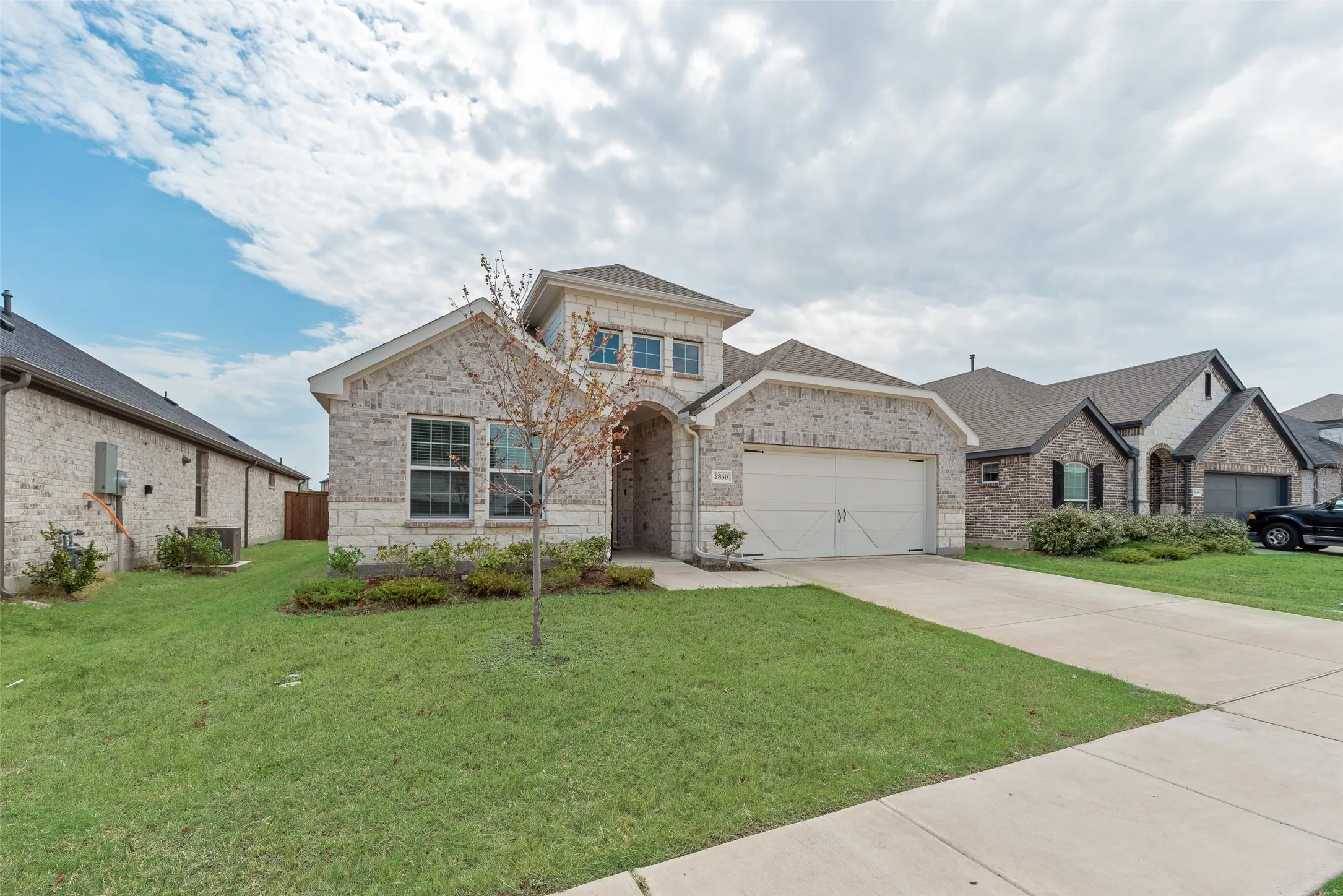 Single Family Residence For Sale in Collin County , 2850 Robertson Way, Royse City, Texas 75189, 5 Bedroom, 2 Bathroom, 2 Garage spaces, 2,148 Sqft, built in 2023, mls#21370894, Real Estate Agent in Royse City, Homes For Sale in Collin county, Homes For Sale in Royse City, Realtor in Royse City Texas, Real Estate Brokerage Independent Realty Texas, Luminita Cordes Realtor