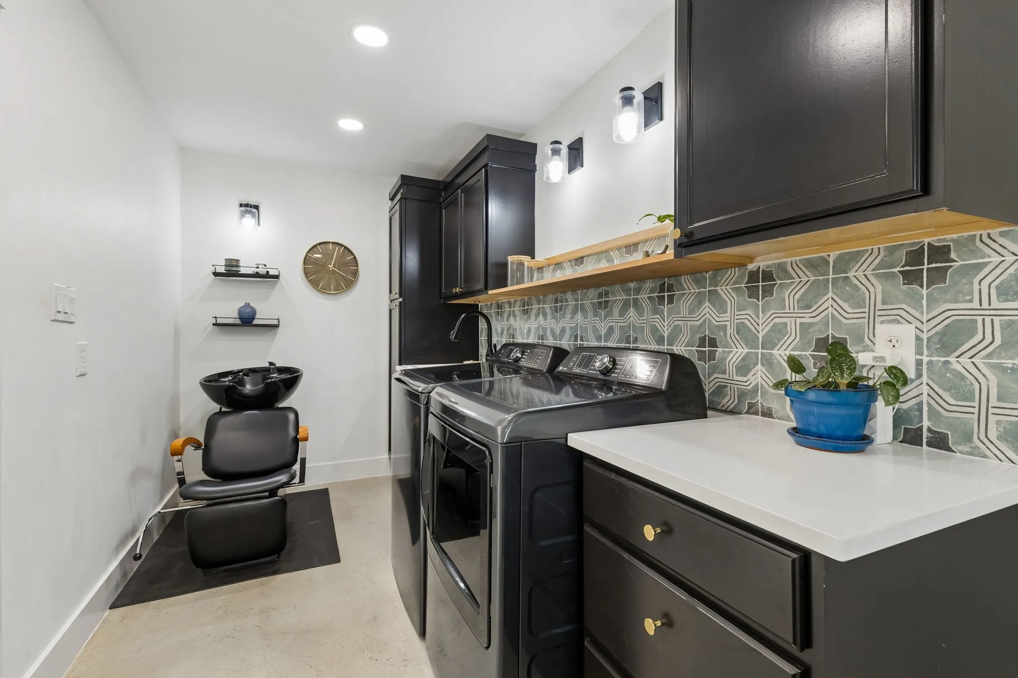 Single Family Residence For Sale in Tarrant County , 721 Verna Trail N, Fort Worth, Texas 76108, 3 Bedroom, 4 Bathroom, 10 Garage spaces, 3,482 Sqft, built in 1976, mls#21358085, Real Estate Agent in Fort Worth, Homes For Sale in Tarrant county, Homes For Sale in Fort Worth, Realtor in Fort Worth Texas, Real Estate Brokerage Independent Realty Texas, Luminita Cordes Realtor