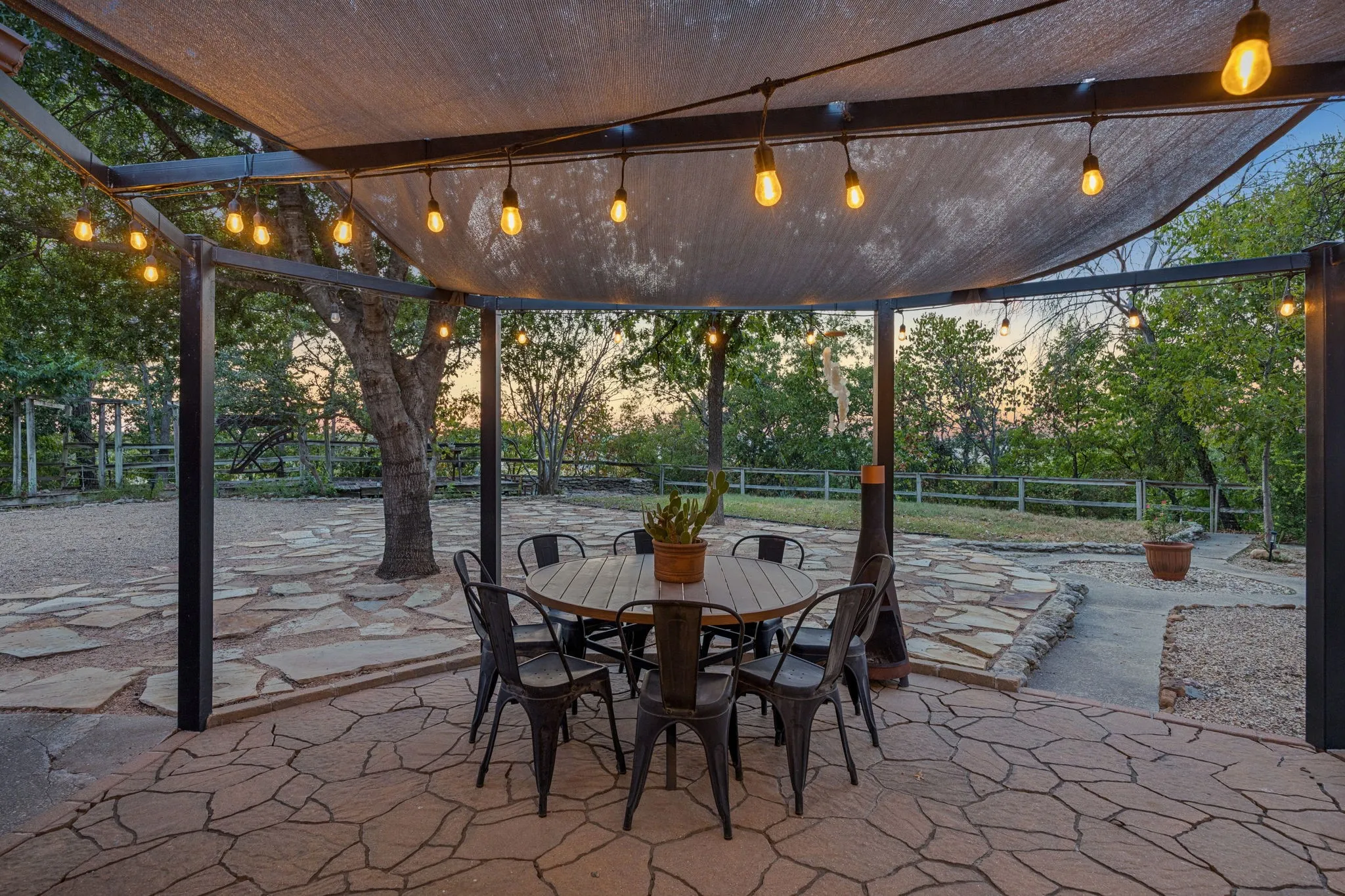 Single Family Residence For Sale in Tarrant County , 721 Verna Trail N, Fort Worth, Texas 76108, 3 Bedroom, 4 Bathroom, 10 Garage spaces, 3,482 Sqft, built in 1976, mls#21358085, Real Estate Agent in Fort Worth, Homes For Sale in Tarrant county, Homes For Sale in Fort Worth, Realtor in Fort Worth Texas, Real Estate Brokerage Independent Realty Texas, Luminita Cordes Realtor
