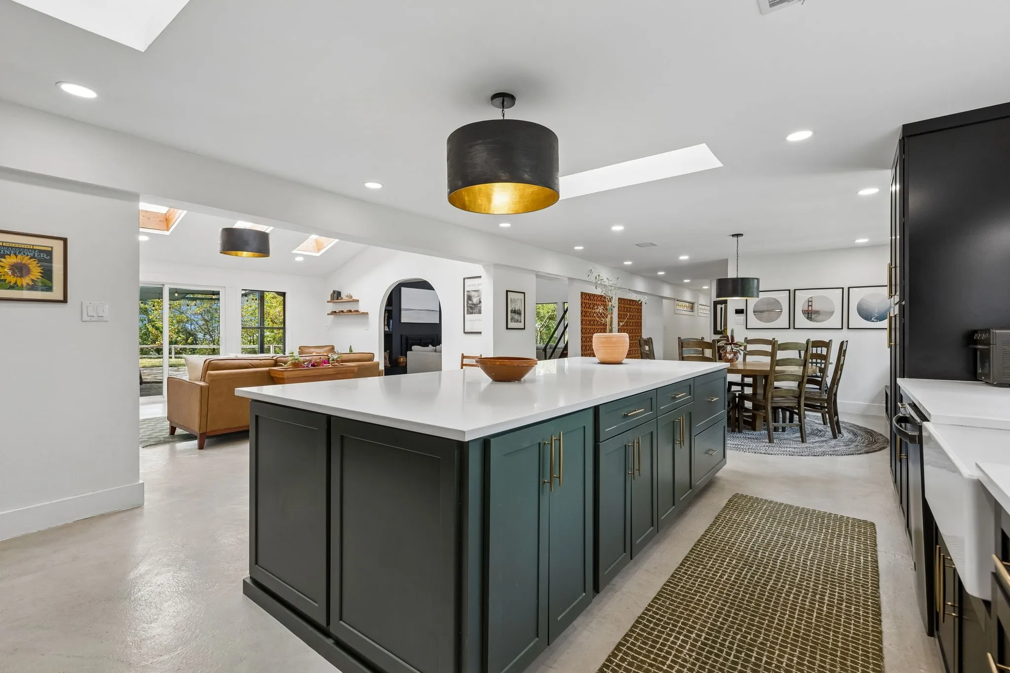 Single Family Residence For Sale in Tarrant County , 721 Verna Trail N, Fort Worth, Texas 76108, 3 Bedroom, 4 Bathroom, 10 Garage spaces, 3,482 Sqft, built in 1976, mls#21358085, Real Estate Agent in Fort Worth, Homes For Sale in Tarrant county, Homes For Sale in Fort Worth, Realtor in Fort Worth Texas, Real Estate Brokerage Independent Realty Texas, Luminita Cordes Realtor