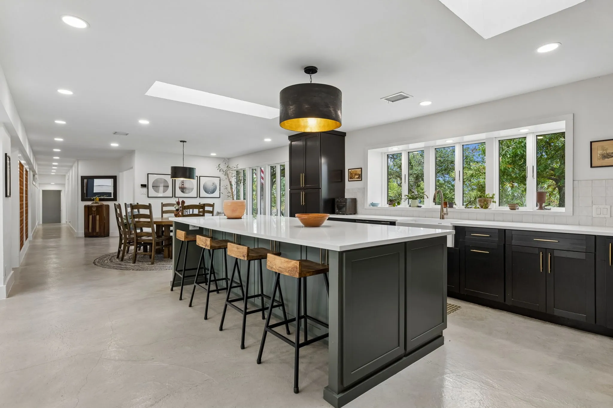 Single Family Residence For Sale in Tarrant County , 721 Verna Trail N, Fort Worth, Texas 76108, 3 Bedroom, 4 Bathroom, 10 Garage spaces, 3,482 Sqft, built in 1976, mls#21358085, Real Estate Agent in Fort Worth, Homes For Sale in Tarrant county, Homes For Sale in Fort Worth, Realtor in Fort Worth Texas, Real Estate Brokerage Independent Realty Texas, Luminita Cordes Realtor