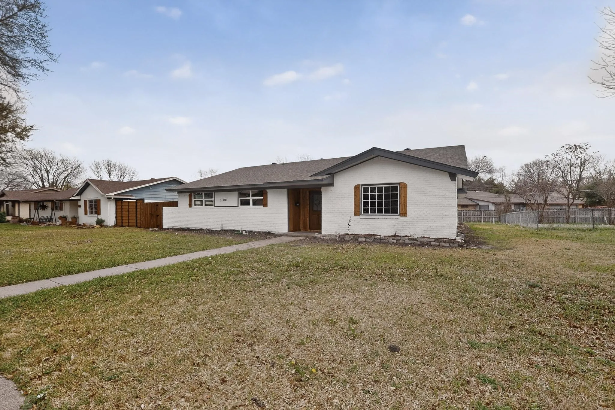 Single Family Residence For Sale in Dallas County , 11360 Drummond Drive, Dallas, Texas 75228, 6 Bedroom, 2 Bathroom, Garage spaces, 2,700 Sqft, built in 1966, mls#21370937, Real Estate Agent in Dallas, Homes For Sale in Dallas county, Homes For Sale in Dallas, Realtor in Dallas Texas, Real Estate Brokerage Independent Realty Texas, Luminita Cordes Realtor