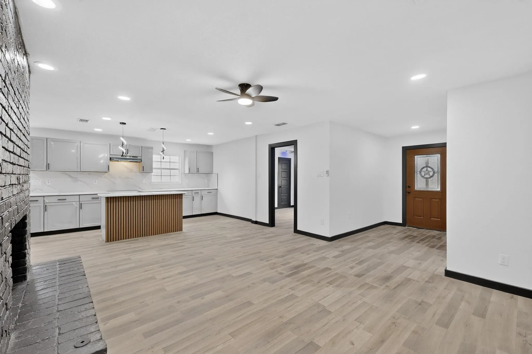 Single Family Residence For Sale in Dallas County , 11360 Drummond Drive, Dallas, Texas 75228, 6 Bedroom, 2 Bathroom, Garage spaces, 2,700 Sqft, built in 1966, mls#21370937, Real Estate Agent in Dallas, Homes For Sale in Dallas county, Homes For Sale in Dallas, Realtor in Dallas Texas, Real Estate Brokerage Independent Realty Texas, Luminita Cordes Realtor