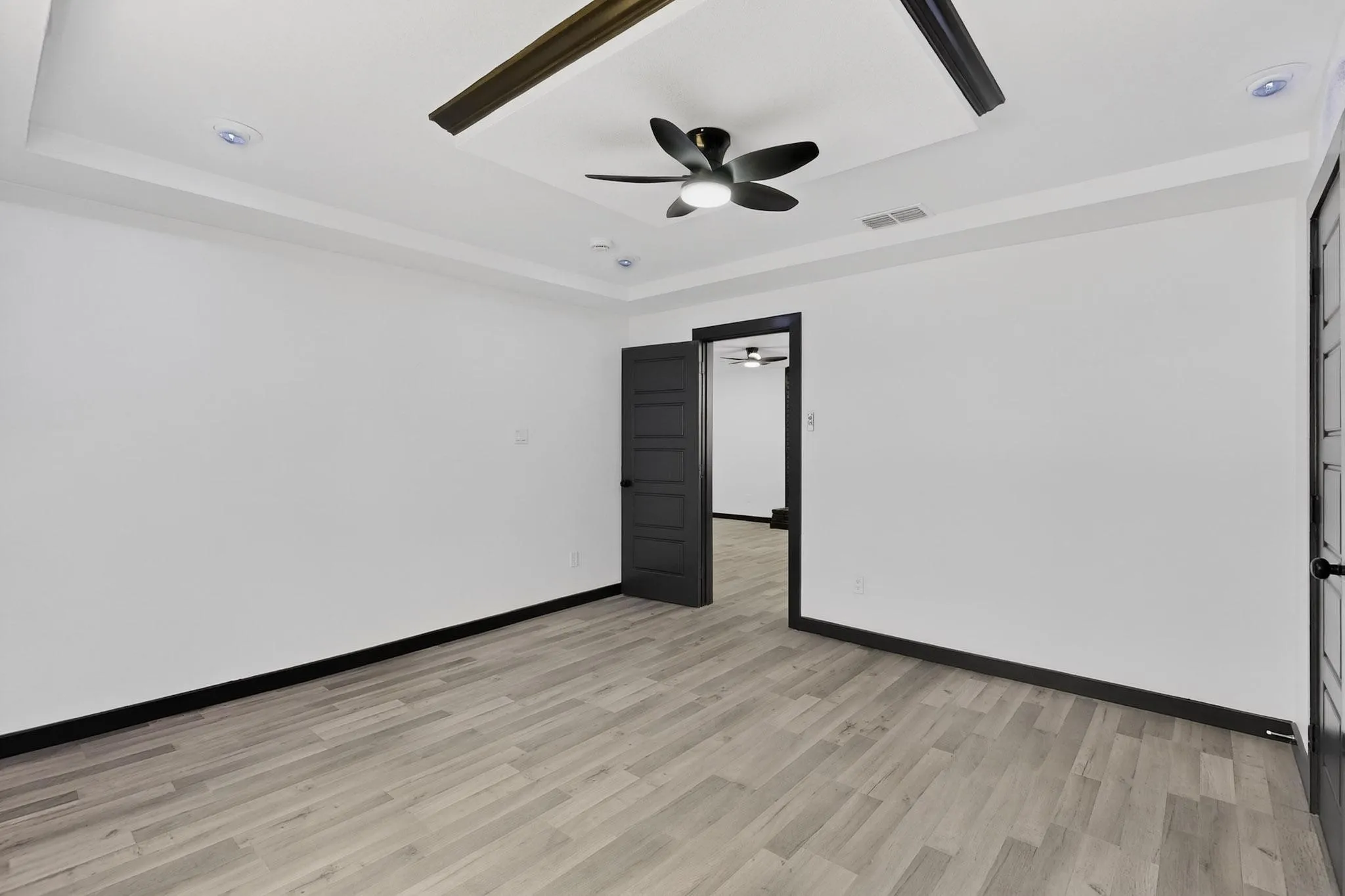 Single Family Residence For Sale in Dallas County , 11360 Drummond Drive, Dallas, Texas 75228, 6 Bedroom, 2 Bathroom, Garage spaces, 2,700 Sqft, built in 1966, mls#21370937, Real Estate Agent in Dallas, Homes For Sale in Dallas county, Homes For Sale in Dallas, Realtor in Dallas Texas, Real Estate Brokerage Independent Realty Texas, Luminita Cordes Realtor