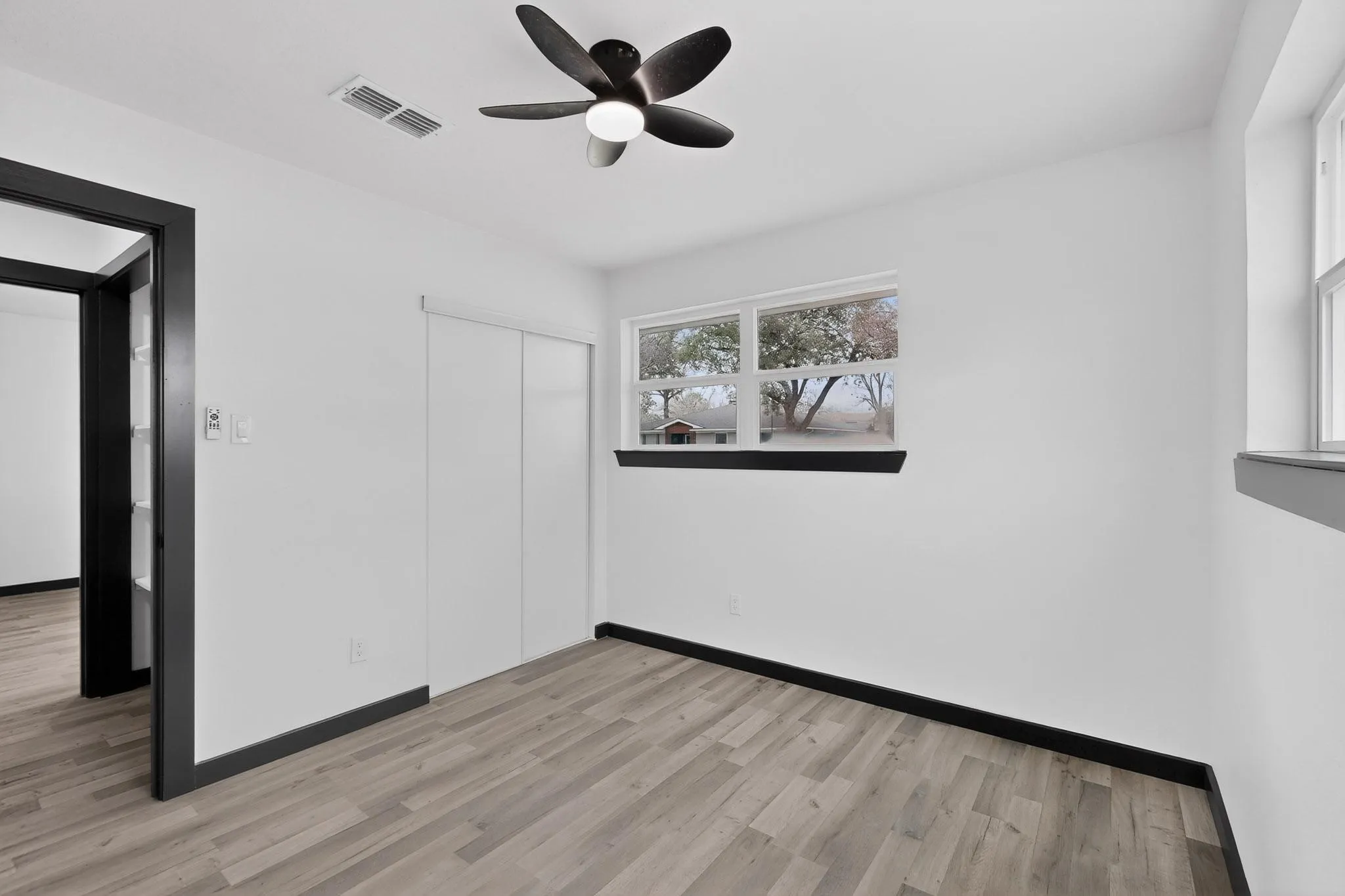 Single Family Residence For Sale in Dallas County , 11360 Drummond Drive, Dallas, Texas 75228, 6 Bedroom, 2 Bathroom, Garage spaces, 2,700 Sqft, built in 1966, mls#21370937, Real Estate Agent in Dallas, Homes For Sale in Dallas county, Homes For Sale in Dallas, Realtor in Dallas Texas, Real Estate Brokerage Independent Realty Texas, Luminita Cordes Realtor