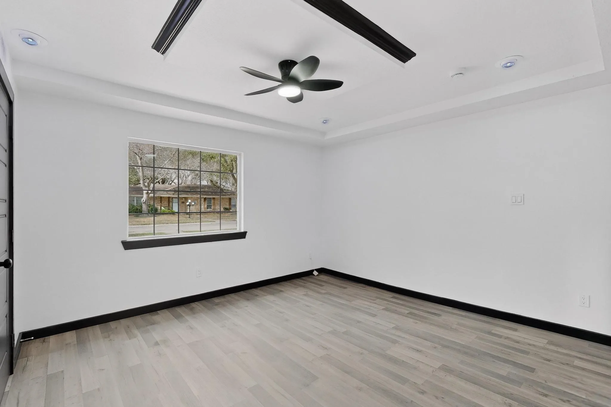 Single Family Residence For Sale in Dallas County , 11360 Drummond Drive, Dallas, Texas 75228, 6 Bedroom, 2 Bathroom, Garage spaces, 2,700 Sqft, built in 1966, mls#21370937, Real Estate Agent in Dallas, Homes For Sale in Dallas county, Homes For Sale in Dallas, Realtor in Dallas Texas, Real Estate Brokerage Independent Realty Texas, Luminita Cordes Realtor