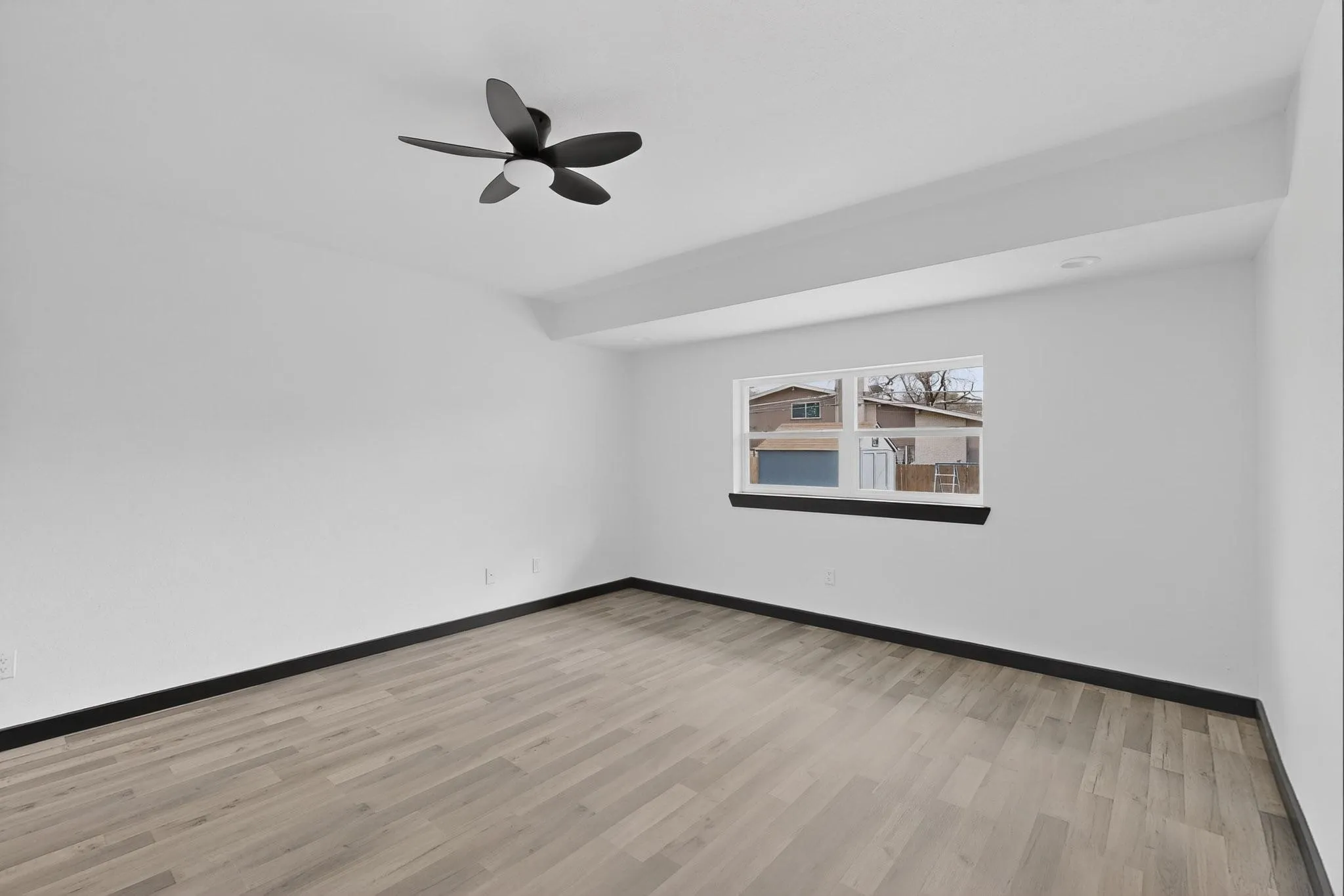 Single Family Residence For Sale in Dallas County , 11360 Drummond Drive, Dallas, Texas 75228, 6 Bedroom, 2 Bathroom, Garage spaces, 2,700 Sqft, built in 1966, mls#21370937, Real Estate Agent in Dallas, Homes For Sale in Dallas county, Homes For Sale in Dallas, Realtor in Dallas Texas, Real Estate Brokerage Independent Realty Texas, Luminita Cordes Realtor