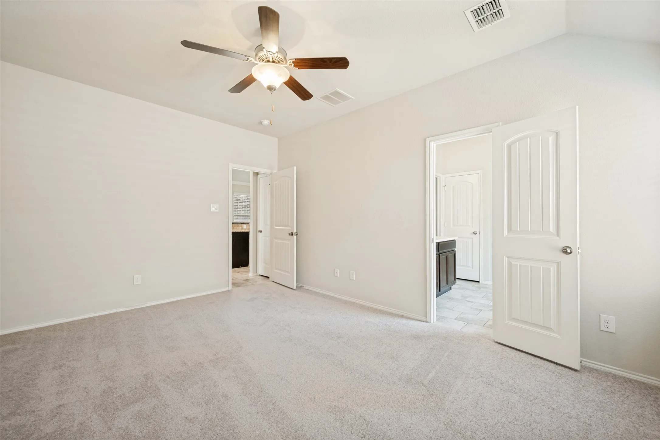 Single Family Residence For Sale in Tarrant County , 5856 Bindweed Street, Fort Worth, Texas 76123, 4 Bedroom, 2 Bathroom, 2 Garage spaces, 1,603 Sqft, built in 2016, mls#21370832, Real Estate Agent in Fort Worth, Homes For Sale in Tarrant county, Homes For Sale in Fort Worth, Realtor in Fort Worth Texas, Real Estate Brokerage Independent Realty Texas, Luminita Cordes Realtor
