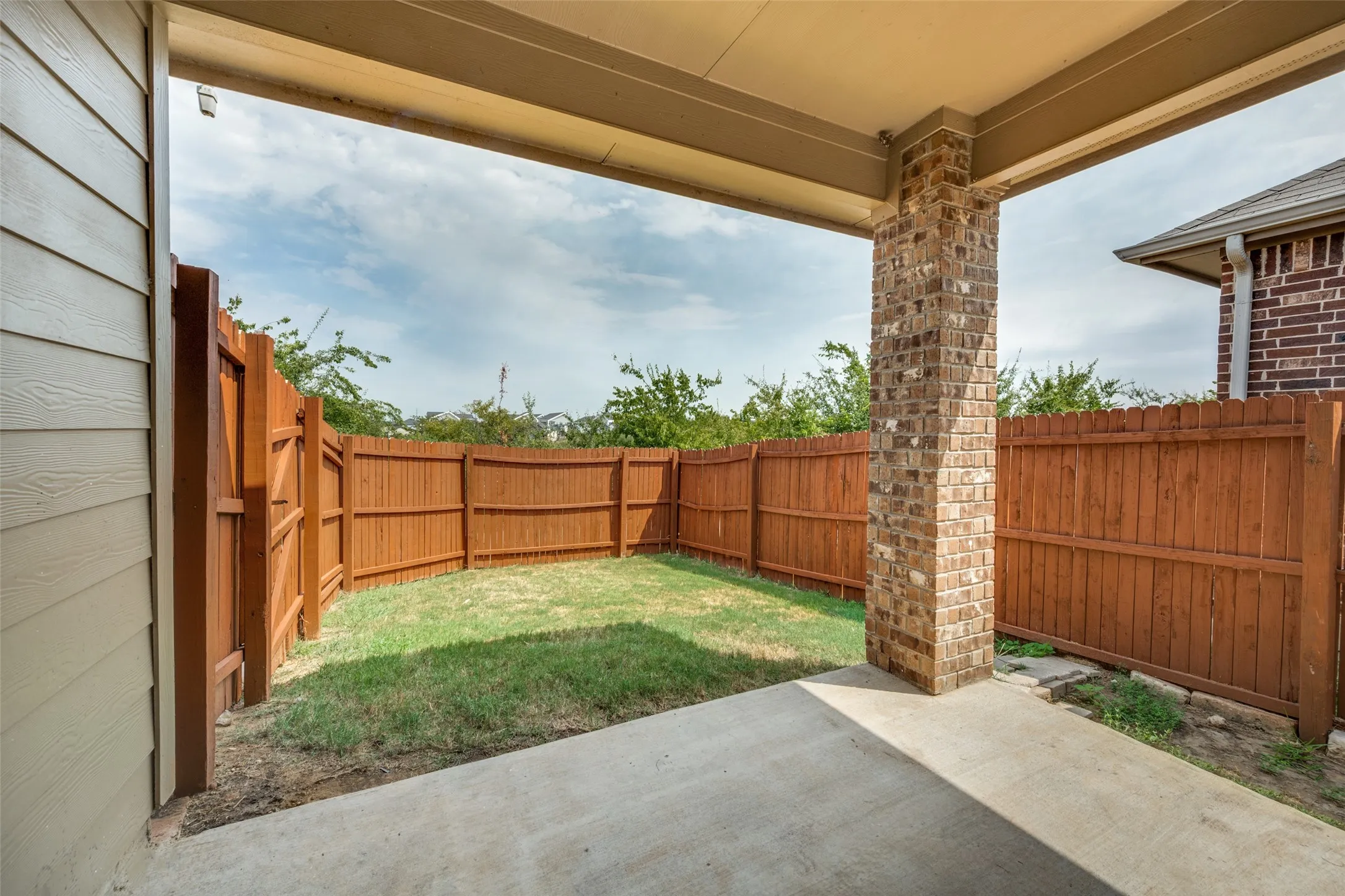 Single Family Residence For Sale in Tarrant County , 5856 Bindweed Street, Fort Worth, Texas 76123, 4 Bedroom, 2 Bathroom, 2 Garage spaces, 1,603 Sqft, built in 2016, mls#21370832, Real Estate Agent in Fort Worth, Homes For Sale in Tarrant county, Homes For Sale in Fort Worth, Realtor in Fort Worth Texas, Real Estate Brokerage Independent Realty Texas, Luminita Cordes Realtor