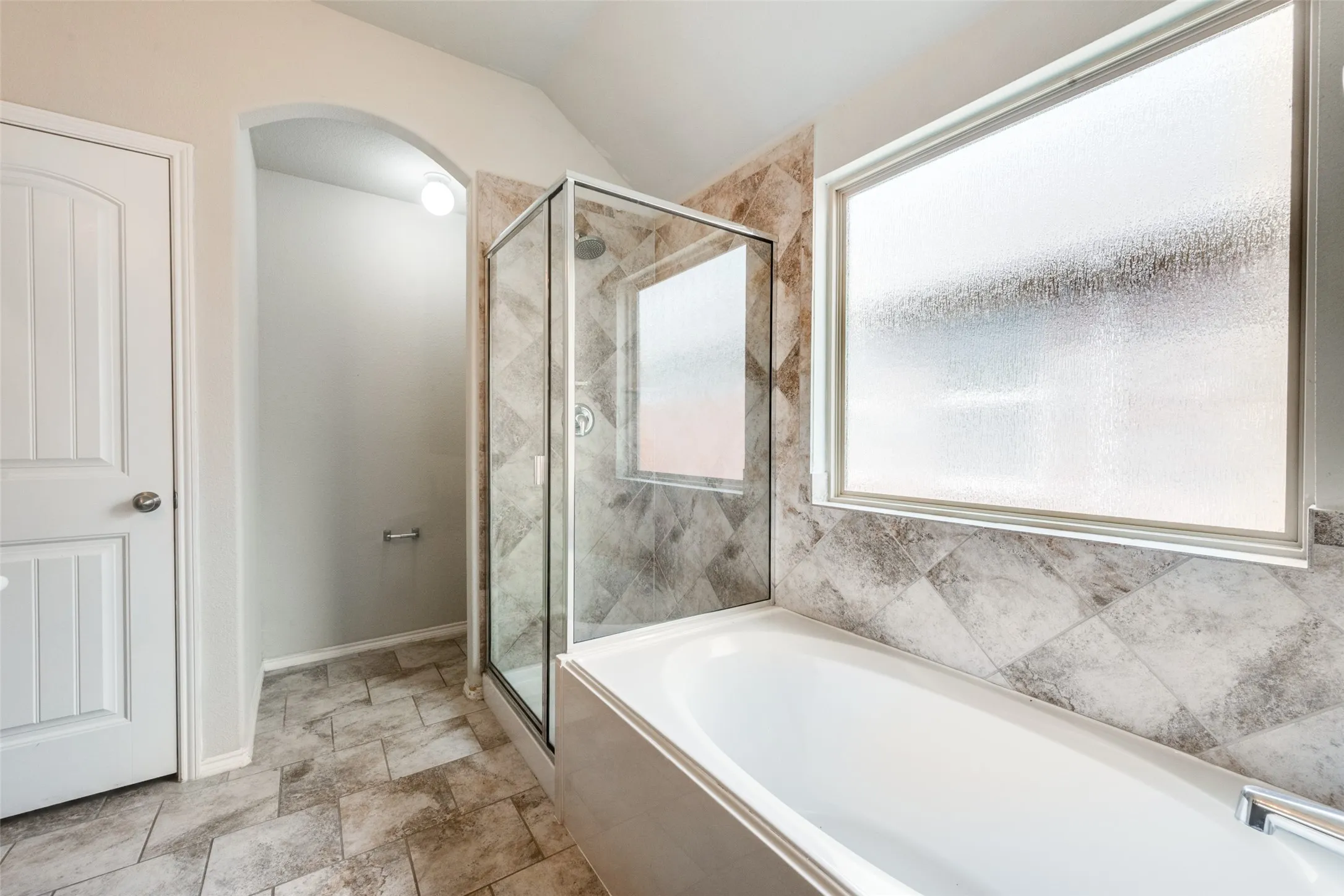 Single Family Residence For Sale in Tarrant County , 5856 Bindweed Street, Fort Worth, Texas 76123, 4 Bedroom, 2 Bathroom, 2 Garage spaces, 1,603 Sqft, built in 2016, mls#21370832, Real Estate Agent in Fort Worth, Homes For Sale in Tarrant county, Homes For Sale in Fort Worth, Realtor in Fort Worth Texas, Real Estate Brokerage Independent Realty Texas, Luminita Cordes Realtor