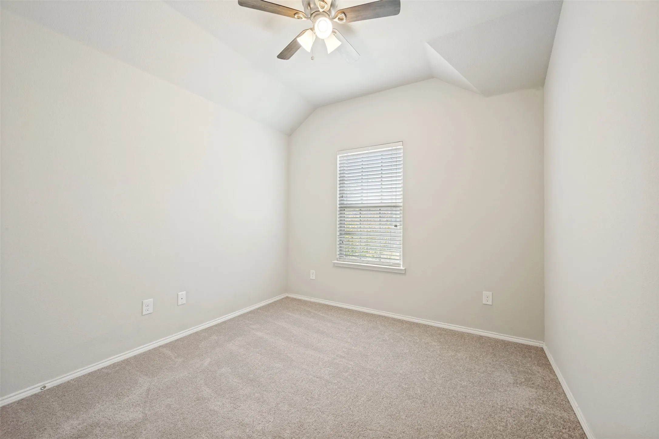 Single Family Residence For Sale in Tarrant County , 5856 Bindweed Street, Fort Worth, Texas 76123, 4 Bedroom, 2 Bathroom, 2 Garage spaces, 1,603 Sqft, built in 2016, mls#21370832, Real Estate Agent in Fort Worth, Homes For Sale in Tarrant county, Homes For Sale in Fort Worth, Realtor in Fort Worth Texas, Real Estate Brokerage Independent Realty Texas, Luminita Cordes Realtor