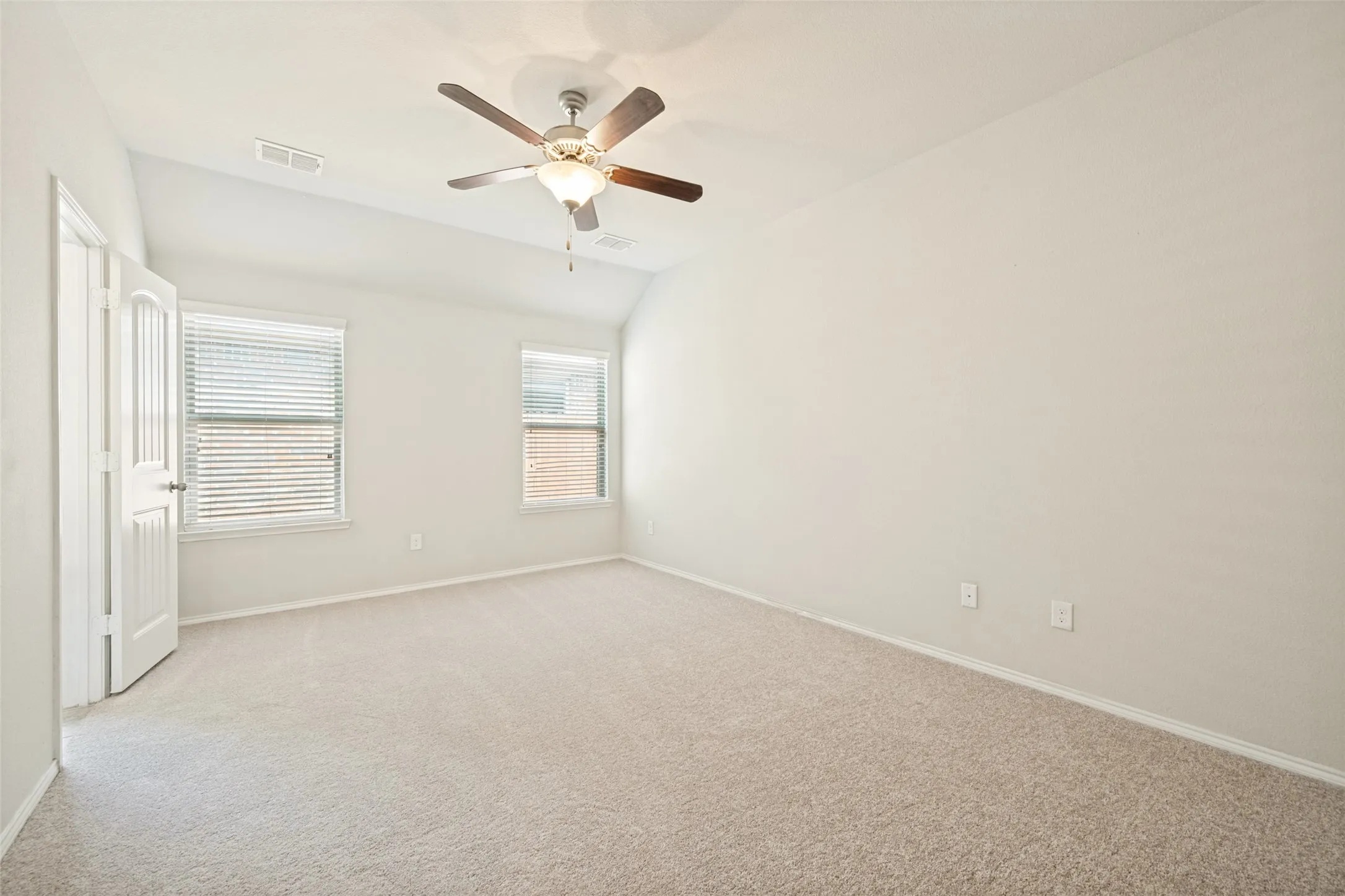 Single Family Residence For Sale in Tarrant County , 5856 Bindweed Street, Fort Worth, Texas 76123, 4 Bedroom, 2 Bathroom, 2 Garage spaces, 1,603 Sqft, built in 2016, mls#21370832, Real Estate Agent in Fort Worth, Homes For Sale in Tarrant county, Homes For Sale in Fort Worth, Realtor in Fort Worth Texas, Real Estate Brokerage Independent Realty Texas, Luminita Cordes Realtor