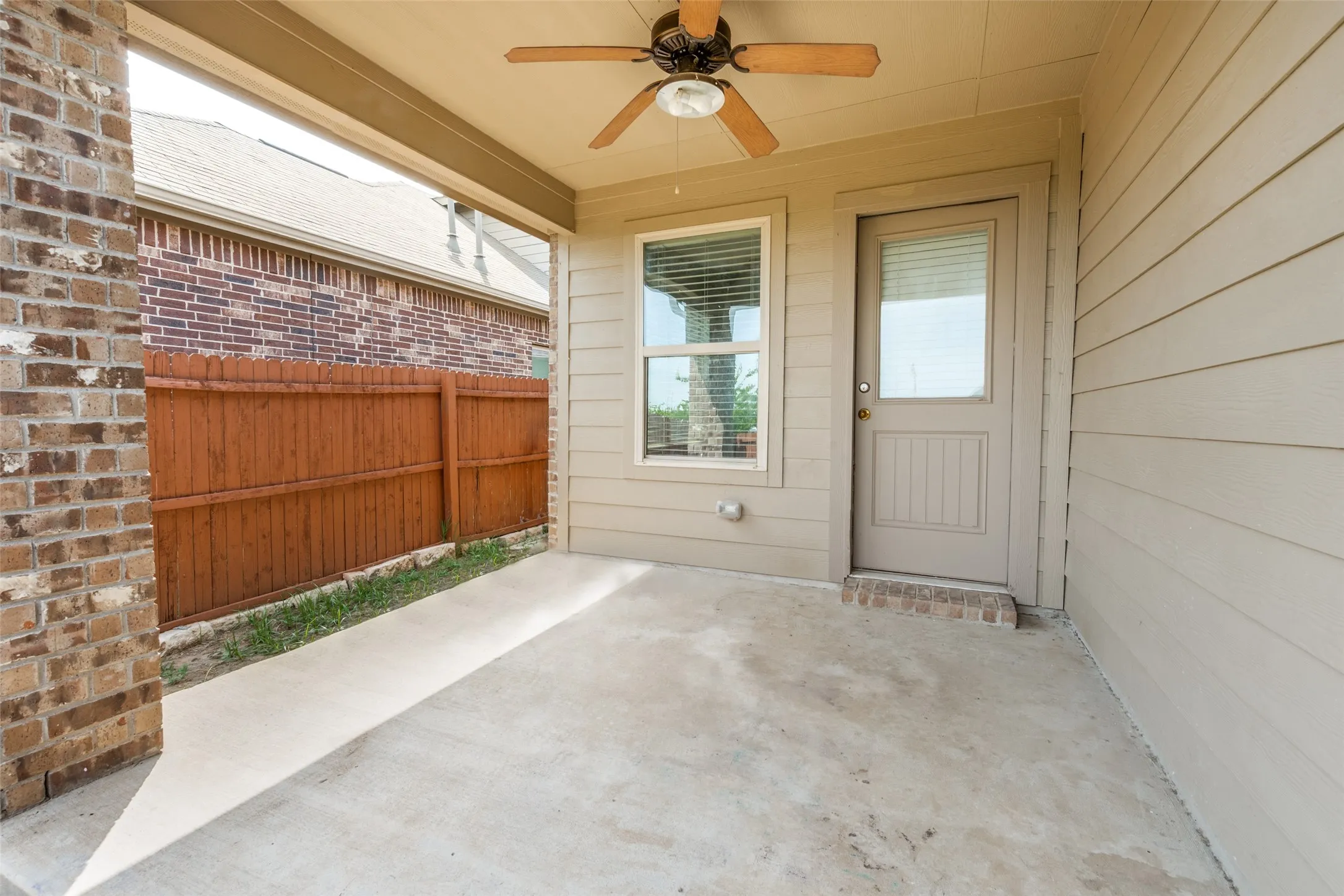 Single Family Residence For Sale in Tarrant County , 5856 Bindweed Street, Fort Worth, Texas 76123, 4 Bedroom, 2 Bathroom, 2 Garage spaces, 1,603 Sqft, built in 2016, mls#21370832, Real Estate Agent in Fort Worth, Homes For Sale in Tarrant county, Homes For Sale in Fort Worth, Realtor in Fort Worth Texas, Real Estate Brokerage Independent Realty Texas, Luminita Cordes Realtor