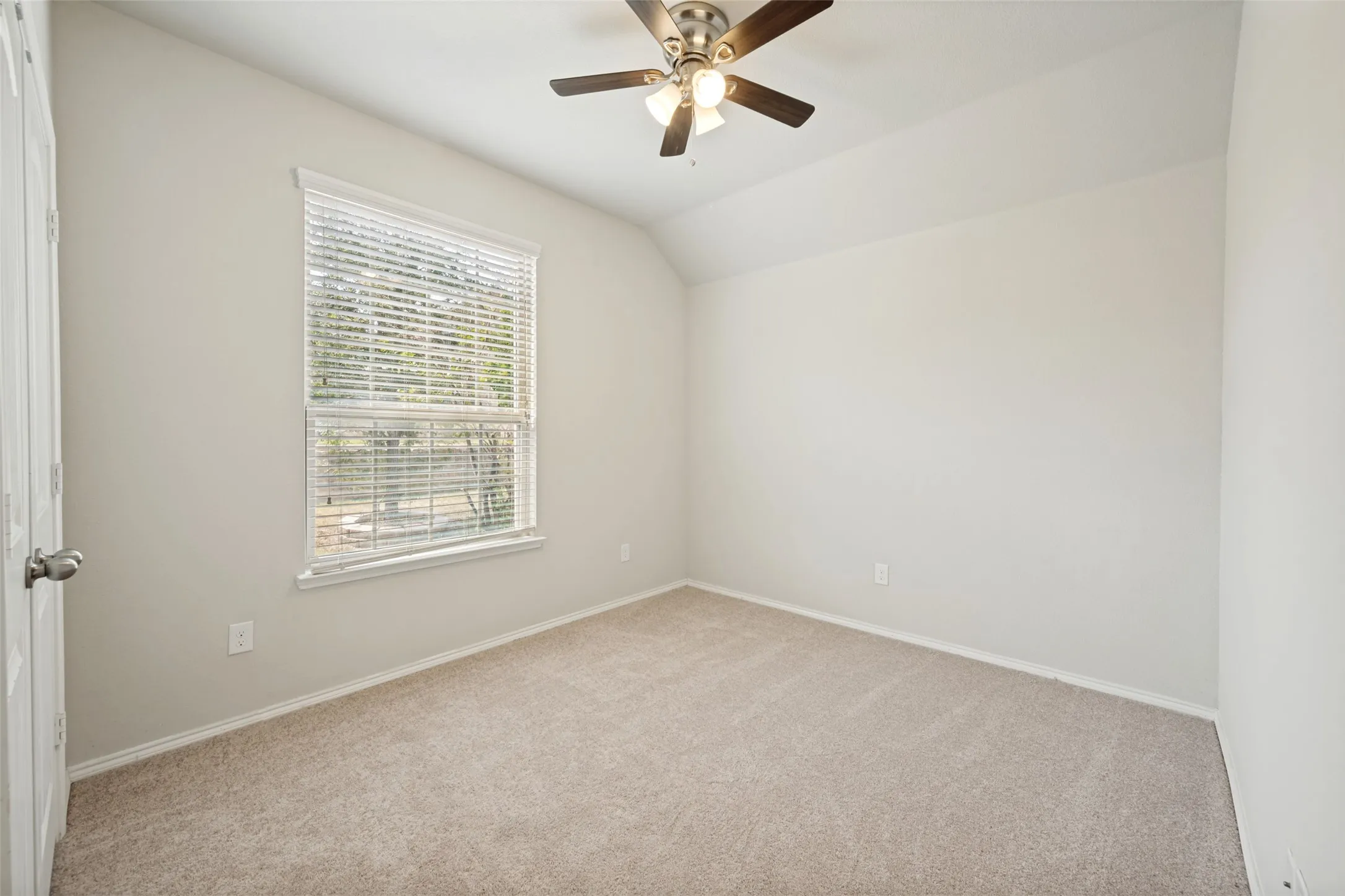 Single Family Residence For Sale in Tarrant County , 5856 Bindweed Street, Fort Worth, Texas 76123, 4 Bedroom, 2 Bathroom, 2 Garage spaces, 1,603 Sqft, built in 2016, mls#21370832, Real Estate Agent in Fort Worth, Homes For Sale in Tarrant county, Homes For Sale in Fort Worth, Realtor in Fort Worth Texas, Real Estate Brokerage Independent Realty Texas, Luminita Cordes Realtor
