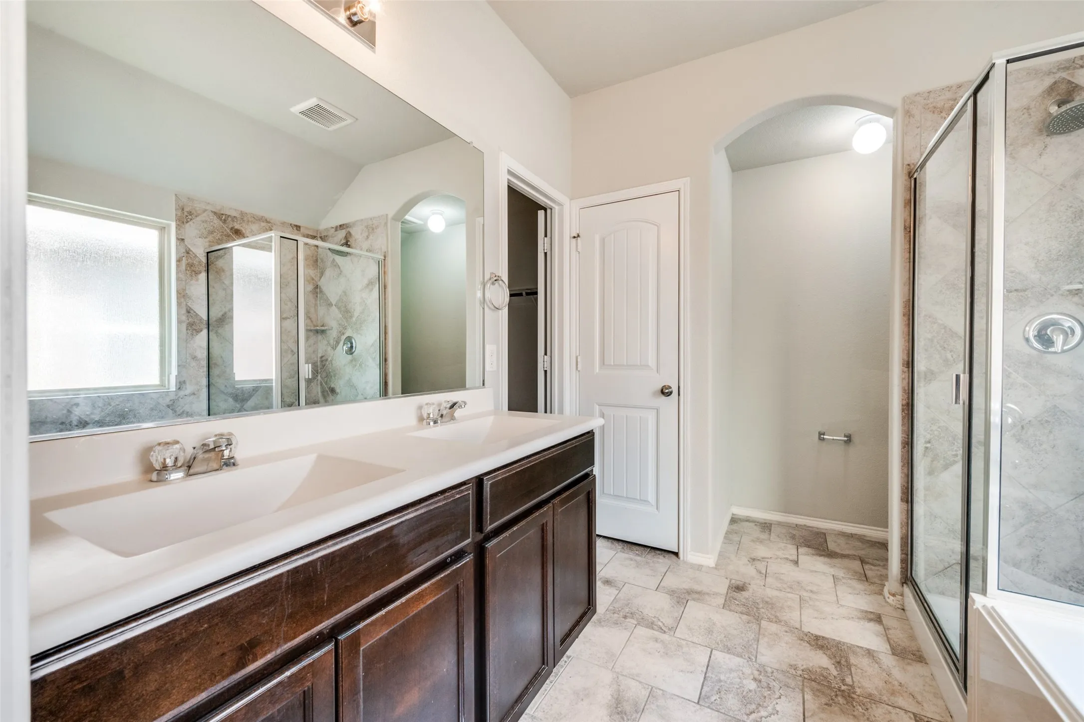 Single Family Residence For Sale in Tarrant County , 5856 Bindweed Street, Fort Worth, Texas 76123, 4 Bedroom, 2 Bathroom, 2 Garage spaces, 1,603 Sqft, built in 2016, mls#21370832, Real Estate Agent in Fort Worth, Homes For Sale in Tarrant county, Homes For Sale in Fort Worth, Realtor in Fort Worth Texas, Real Estate Brokerage Independent Realty Texas, Luminita Cordes Realtor