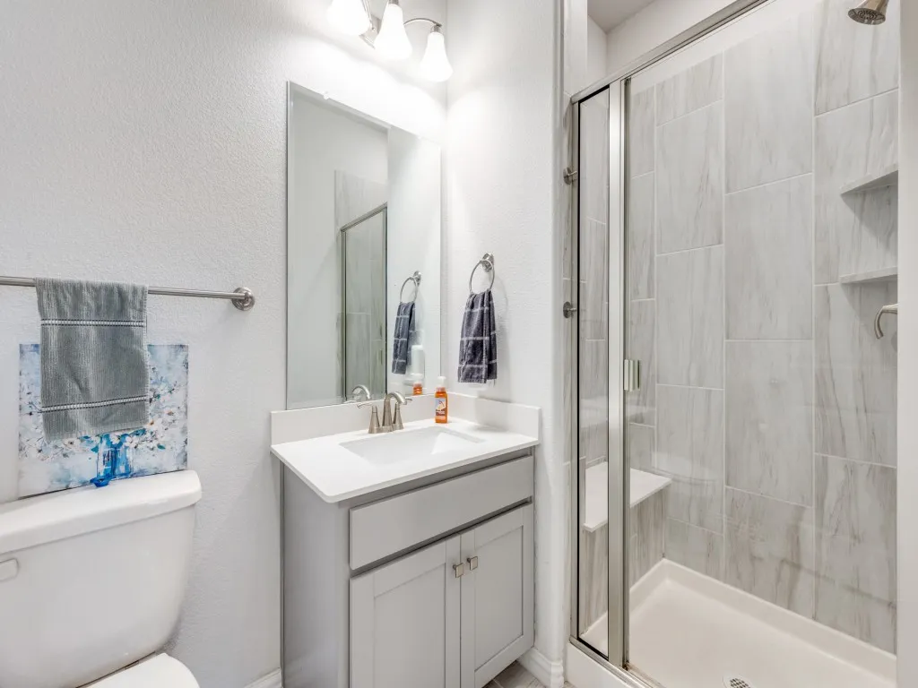 Single Family Residence For Rent in Denton County , 2094 Creekbluff Circle, Lewisville, Texas 75010, 4 Bedroom, 3 Bathroom, 2 Garage spaces, 3,049 Sqft, built in 2021, mls#21370935, Real Estate Agent in Lewisville, Homes For Rent in Denton county, Homes For Rent in Lewisville, Realtor in Lewisville Texas, Real Estate Brokerage Independent Realty Texas, Luminita Cordes Realtor