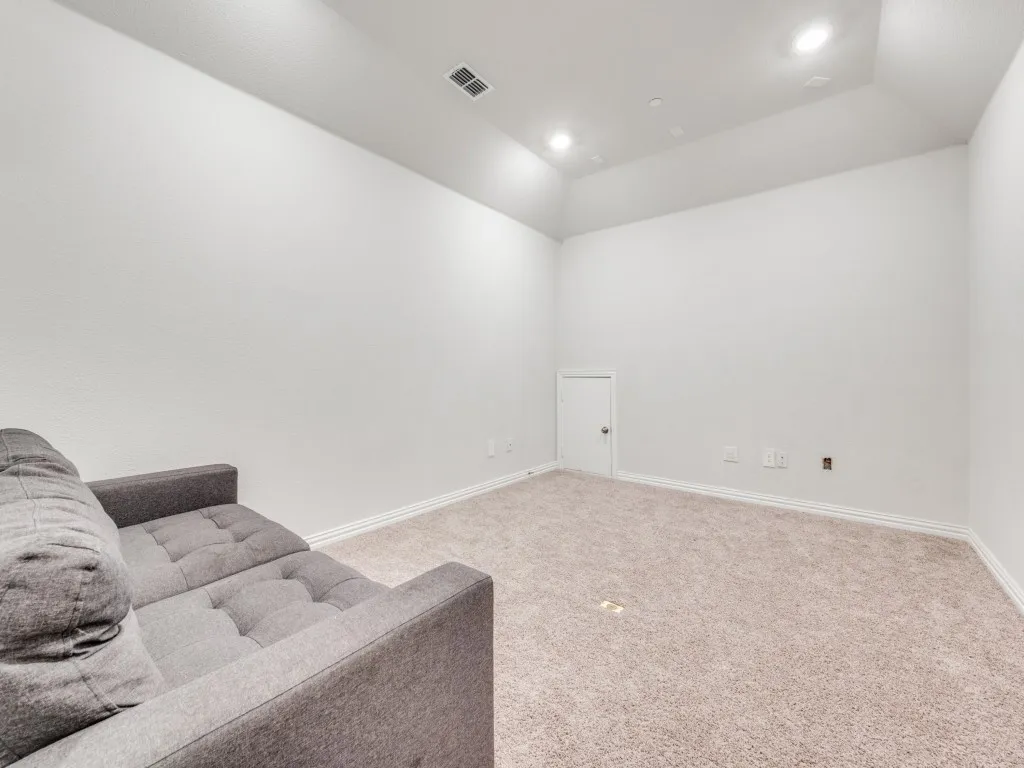 Single Family Residence For Rent in Denton County , 2094 Creekbluff Circle, Lewisville, Texas 75010, 4 Bedroom, 3 Bathroom, 2 Garage spaces, 3,049 Sqft, built in 2021, mls#21370935, Real Estate Agent in Lewisville, Homes For Rent in Denton county, Homes For Rent in Lewisville, Realtor in Lewisville Texas, Real Estate Brokerage Independent Realty Texas, Luminita Cordes Realtor