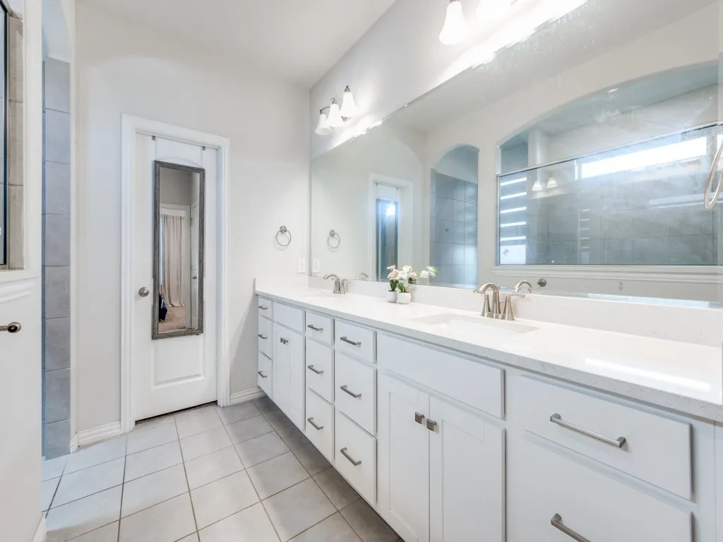Single Family Residence For Rent in Denton County , 2094 Creekbluff Circle, Lewisville, Texas 75010, 4 Bedroom, 3 Bathroom, 2 Garage spaces, 3,049 Sqft, built in 2021, mls#21370935, Real Estate Agent in Lewisville, Homes For Rent in Denton county, Homes For Rent in Lewisville, Realtor in Lewisville Texas, Real Estate Brokerage Independent Realty Texas, Luminita Cordes Realtor