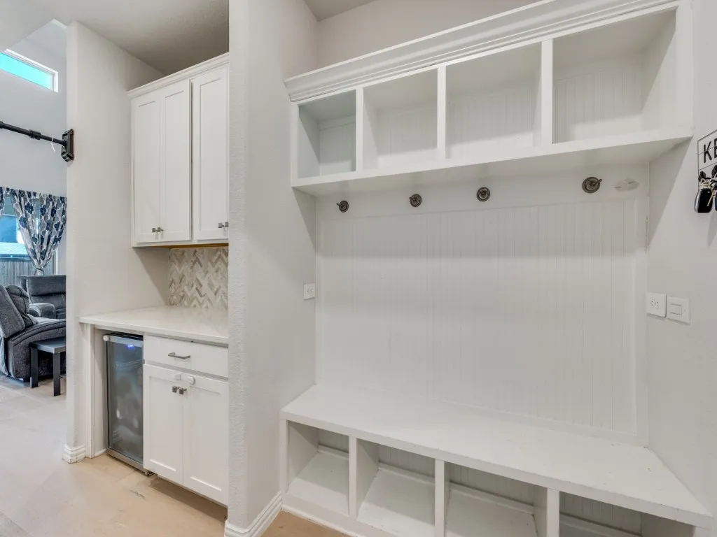 Single Family Residence For Rent in Denton County , 2094 Creekbluff Circle, Lewisville, Texas 75010, 4 Bedroom, 3 Bathroom, 2 Garage spaces, 3,049 Sqft, built in 2021, mls#21370935, Real Estate Agent in Lewisville, Homes For Rent in Denton county, Homes For Rent in Lewisville, Realtor in Lewisville Texas, Real Estate Brokerage Independent Realty Texas, Luminita Cordes Realtor