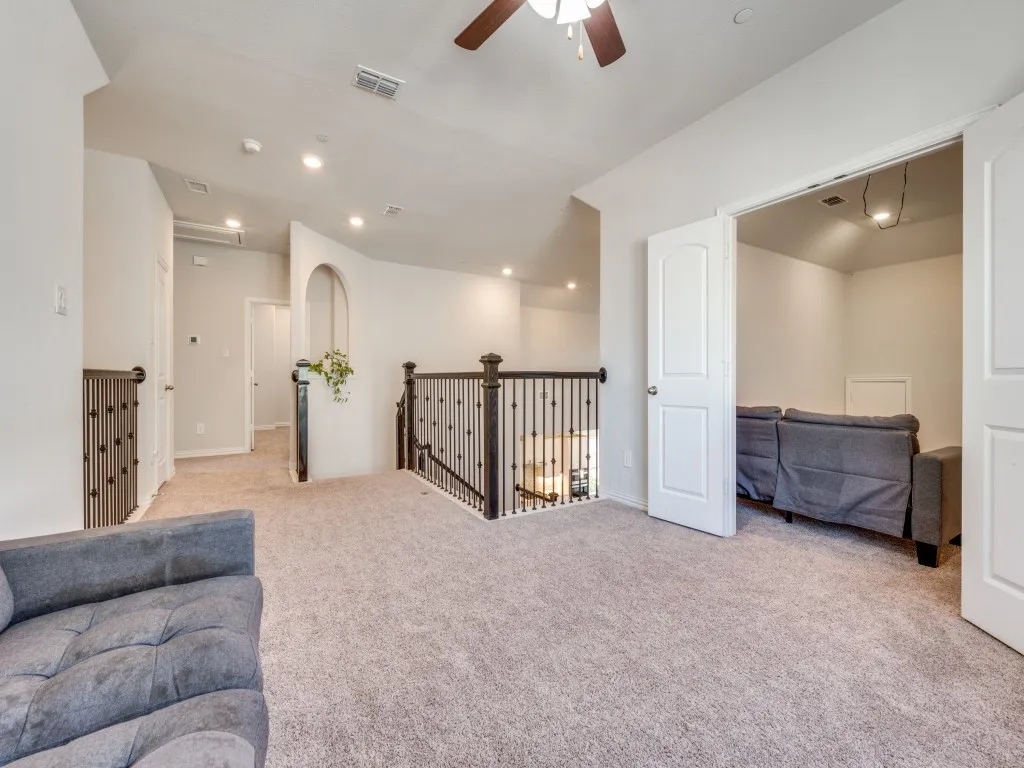 Single Family Residence For Rent in Denton County , 2094 Creekbluff Circle, Lewisville, Texas 75010, 4 Bedroom, 3 Bathroom, 2 Garage spaces, 3,049 Sqft, built in 2021, mls#21370935, Real Estate Agent in Lewisville, Homes For Rent in Denton county, Homes For Rent in Lewisville, Realtor in Lewisville Texas, Real Estate Brokerage Independent Realty Texas, Luminita Cordes Realtor