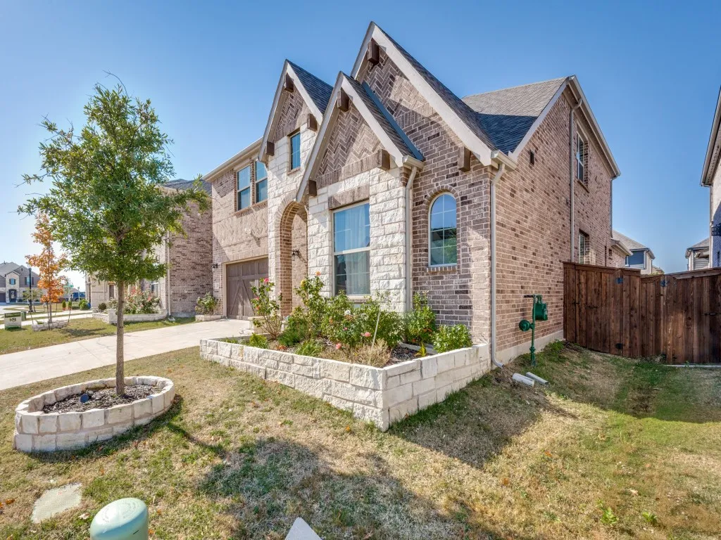 Single Family Residence For Rent in Denton County , 2094 Creekbluff Circle, Lewisville, Texas 75010, 4 Bedroom, 3 Bathroom, 2 Garage spaces, 3,049 Sqft, built in 2021, mls#21370935, Real Estate Agent in Lewisville, Homes For Rent in Denton county, Homes For Rent in Lewisville, Realtor in Lewisville Texas, Real Estate Brokerage Independent Realty Texas, Luminita Cordes Realtor
