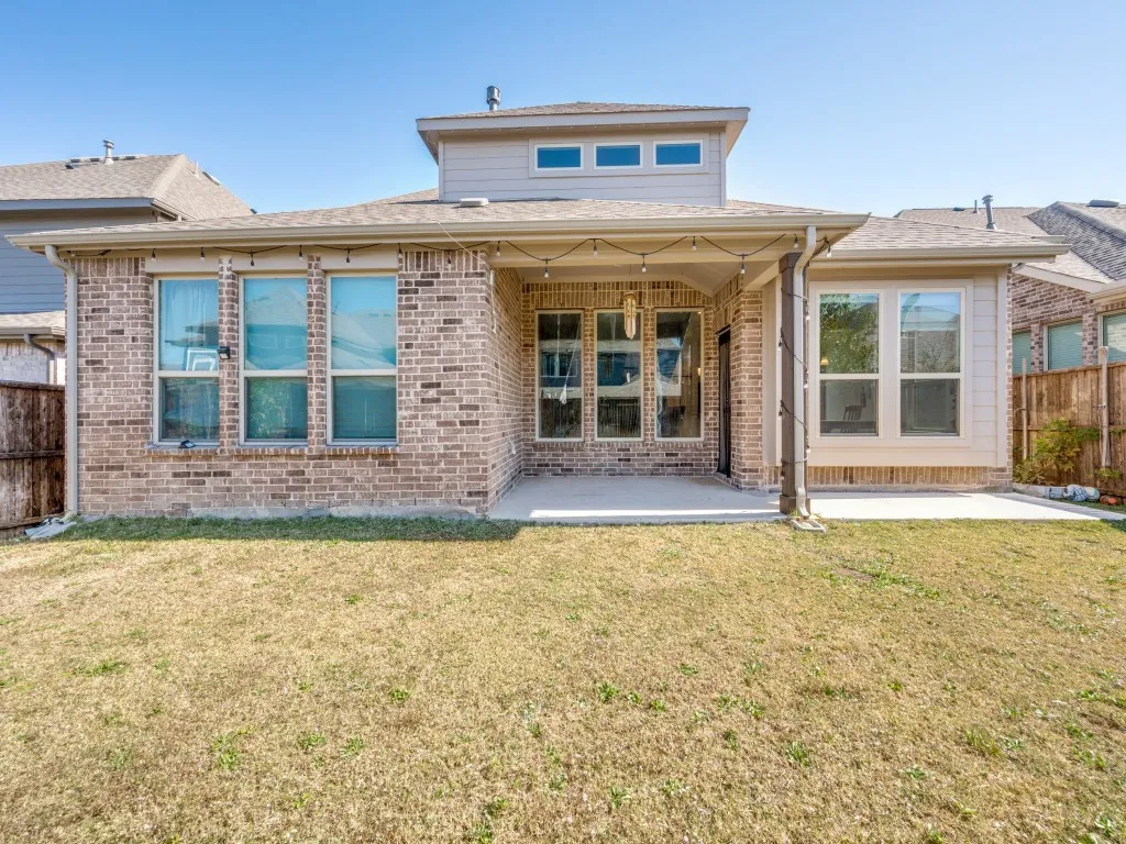 Single Family Residence For Rent in Denton County , 2094 Creekbluff Circle, Lewisville, Texas 75010, 4 Bedroom, 3 Bathroom, 2 Garage spaces, 3,049 Sqft, built in 2021, mls#21370935, Real Estate Agent in Lewisville, Homes For Rent in Denton county, Homes For Rent in Lewisville, Realtor in Lewisville Texas, Real Estate Brokerage Independent Realty Texas, Luminita Cordes Realtor