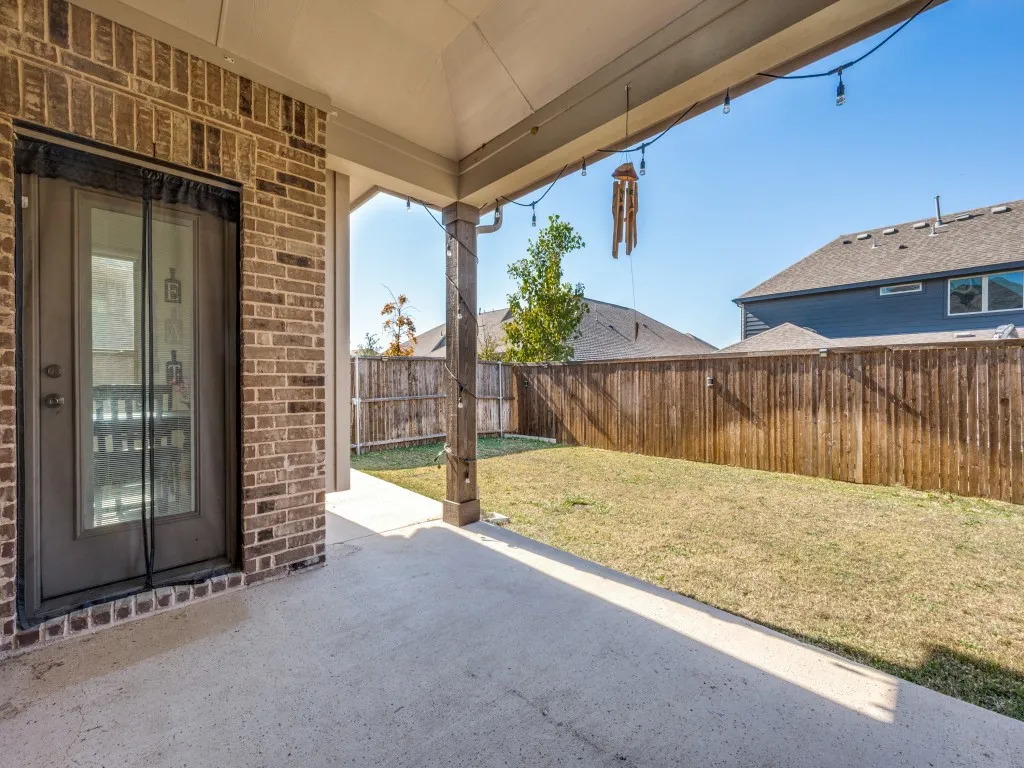 Single Family Residence For Rent in Denton County , 2094 Creekbluff Circle, Lewisville, Texas 75010, 4 Bedroom, 3 Bathroom, 2 Garage spaces, 3,049 Sqft, built in 2021, mls#21370935, Real Estate Agent in Lewisville, Homes For Rent in Denton county, Homes For Rent in Lewisville, Realtor in Lewisville Texas, Real Estate Brokerage Independent Realty Texas, Luminita Cordes Realtor