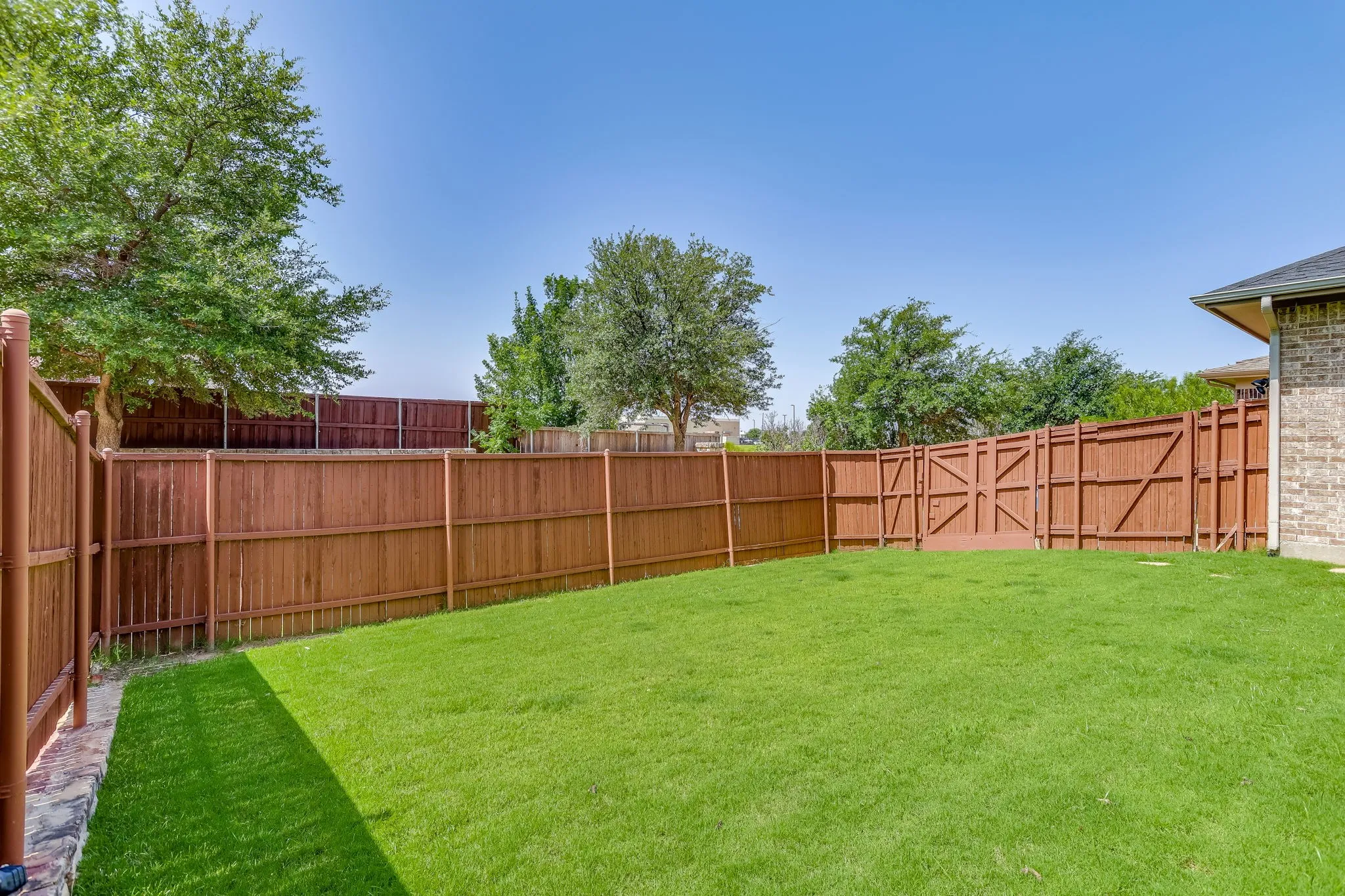 Single Family Residence For Sale in Denton County , 2016 Torin Street, Lewisville, Texas 75056, 3 Bedroom, 3 Bathroom, 2 Garage spaces, 2,853 Sqft, built in 2013, mls#21370212, Real Estate Agent in Lewisville, Homes For Sale in Denton county, Homes For Sale in Lewisville, Realtor in Lewisville Texas, Real Estate Brokerage Independent Realty Texas, Luminita Cordes Realtor
