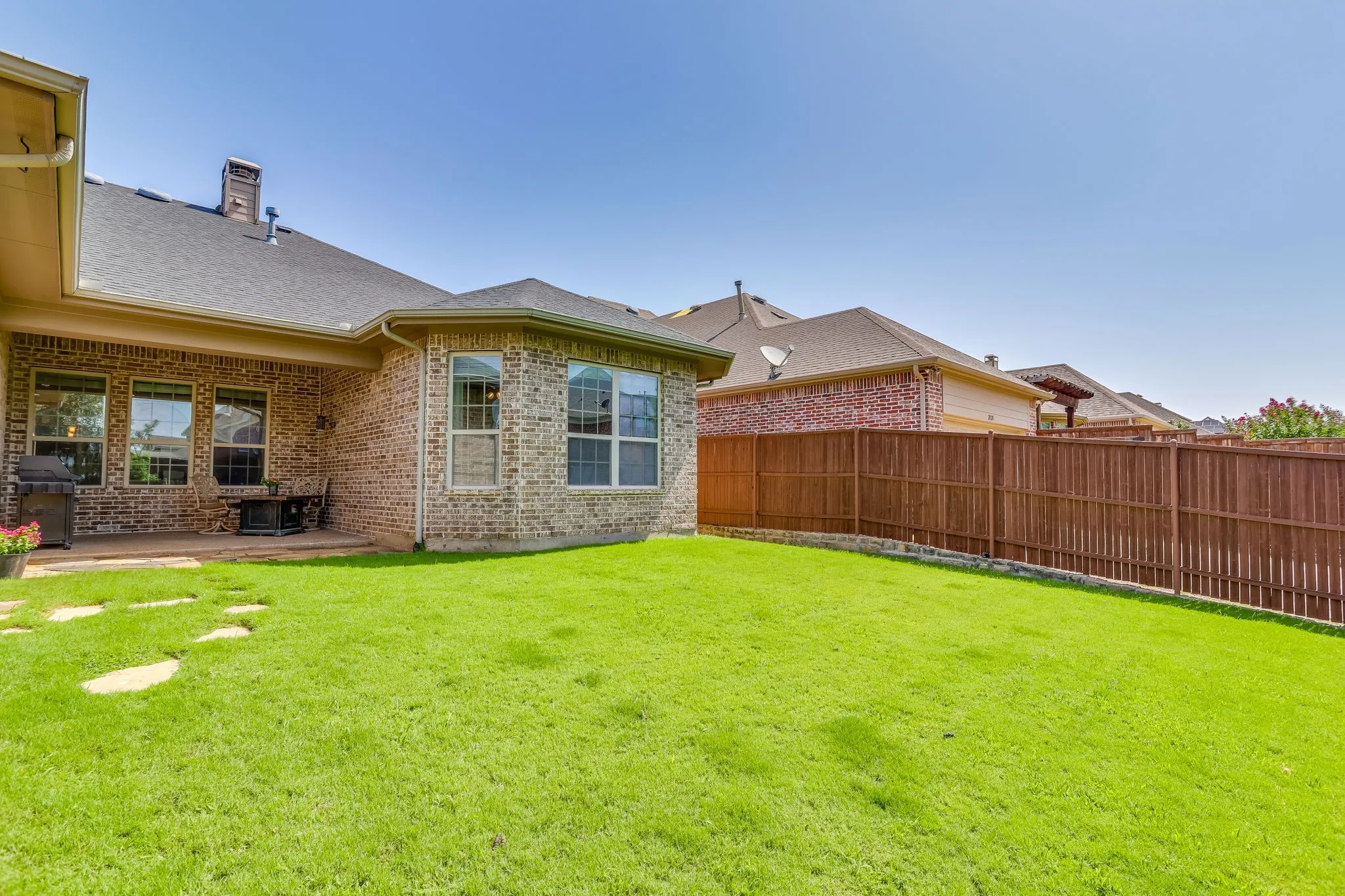 Single Family Residence For Sale in Denton County , 2016 Torin Street, Lewisville, Texas 75056, 3 Bedroom, 3 Bathroom, 2 Garage spaces, 2,853 Sqft, built in 2013, mls#21370212, Real Estate Agent in Lewisville, Homes For Sale in Denton county, Homes For Sale in Lewisville, Realtor in Lewisville Texas, Real Estate Brokerage Independent Realty Texas, Luminita Cordes Realtor