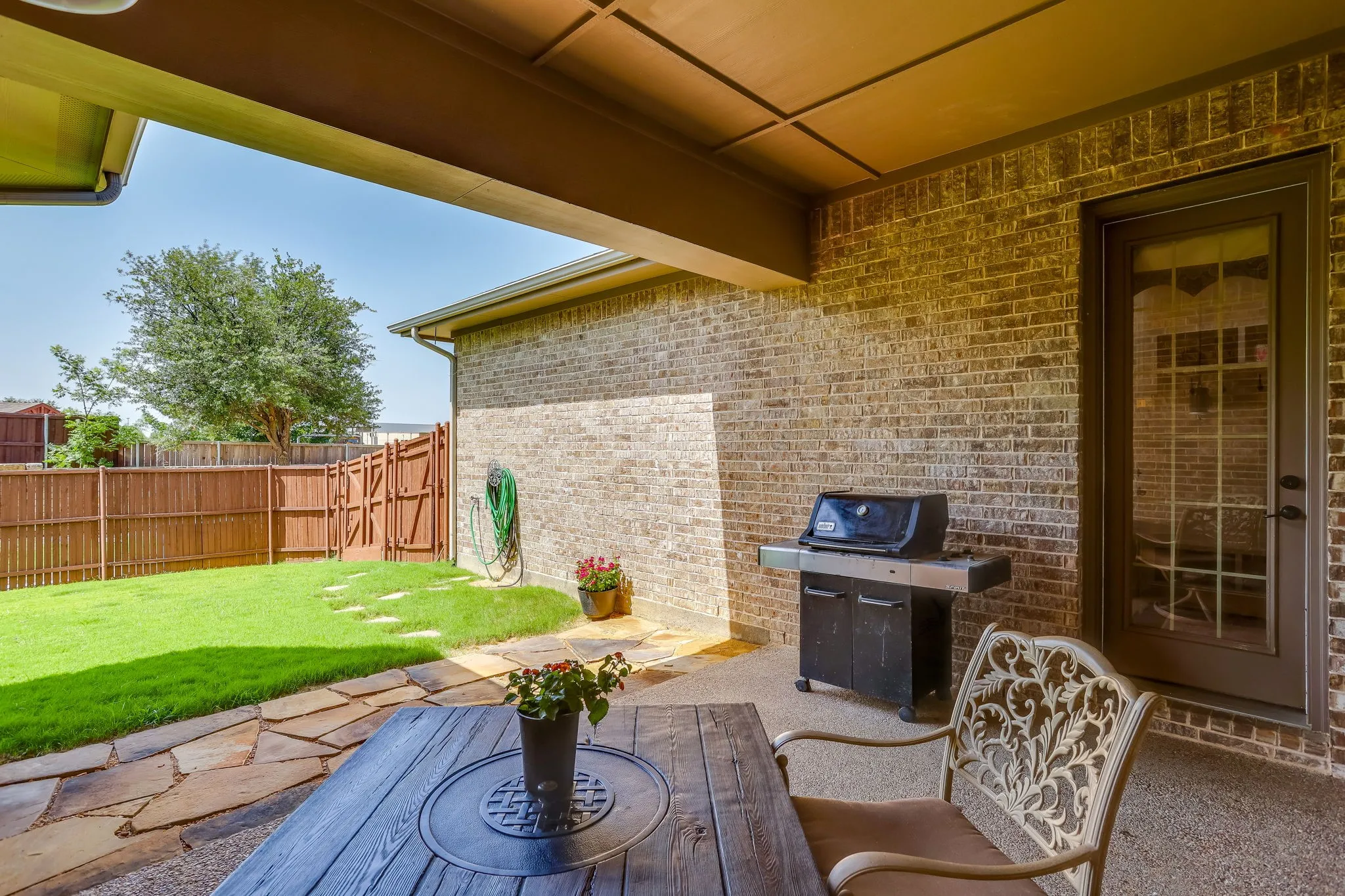 Single Family Residence For Sale in Denton County , 2016 Torin Street, Lewisville, Texas 75056, 3 Bedroom, 3 Bathroom, 2 Garage spaces, 2,853 Sqft, built in 2013, mls#21370212, Real Estate Agent in Lewisville, Homes For Sale in Denton county, Homes For Sale in Lewisville, Realtor in Lewisville Texas, Real Estate Brokerage Independent Realty Texas, Luminita Cordes Realtor