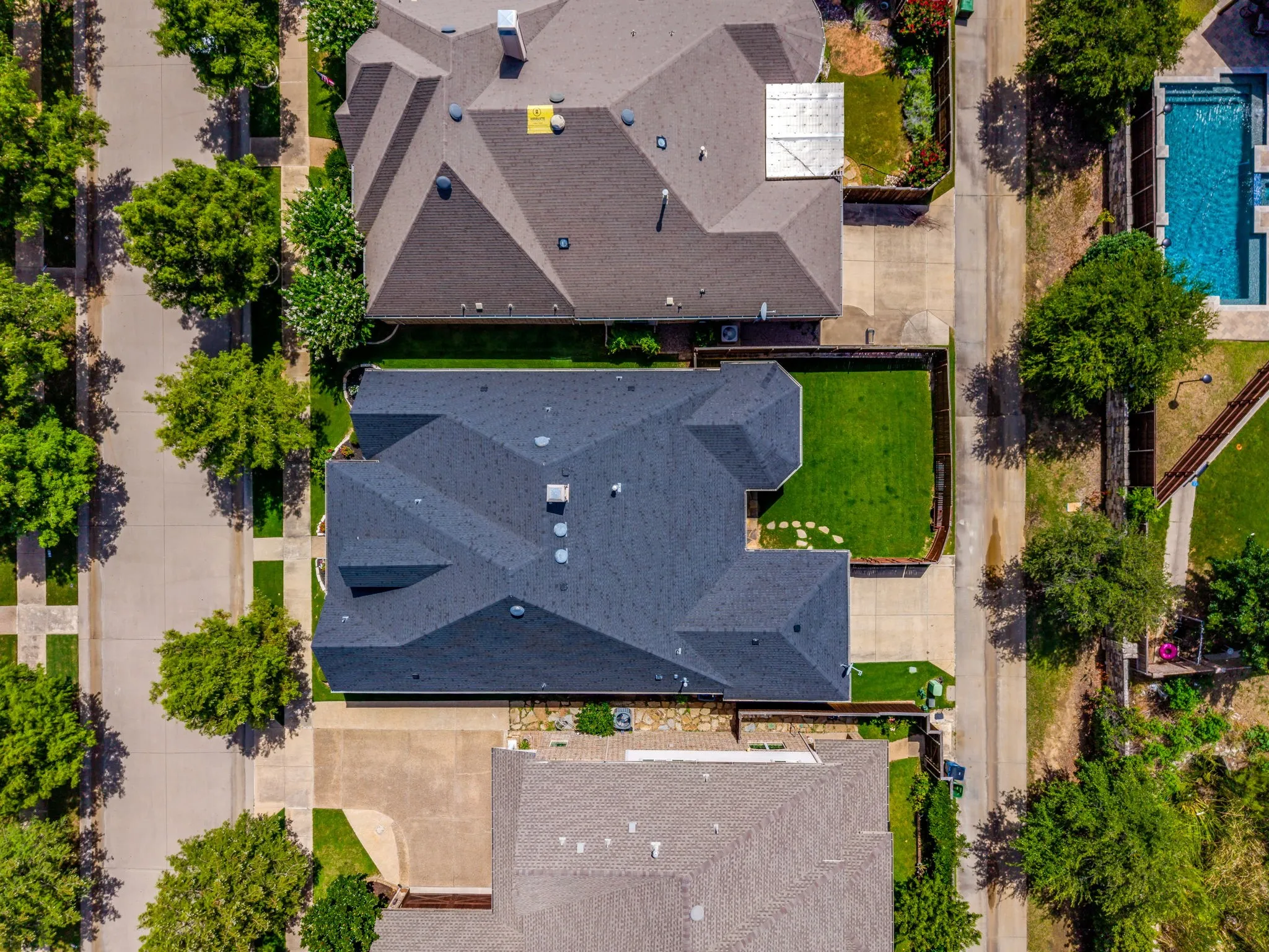 Single Family Residence For Sale in Denton County , 2016 Torin Street, Lewisville, Texas 75056, 3 Bedroom, 3 Bathroom, 2 Garage spaces, 2,853 Sqft, built in 2013, mls#21370212, Real Estate Agent in Lewisville, Homes For Sale in Denton county, Homes For Sale in Lewisville, Realtor in Lewisville Texas, Real Estate Brokerage Independent Realty Texas, Luminita Cordes Realtor