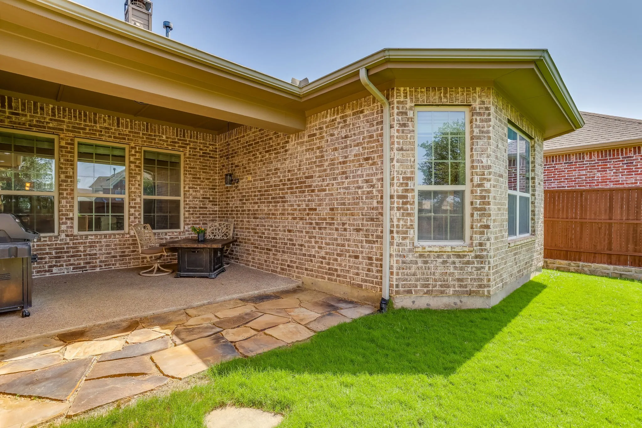 Single Family Residence For Sale in Denton County , 2016 Torin Street, Lewisville, Texas 75056, 3 Bedroom, 3 Bathroom, 2 Garage spaces, 2,853 Sqft, built in 2013, mls#21370212, Real Estate Agent in Lewisville, Homes For Sale in Denton county, Homes For Sale in Lewisville, Realtor in Lewisville Texas, Real Estate Brokerage Independent Realty Texas, Luminita Cordes Realtor