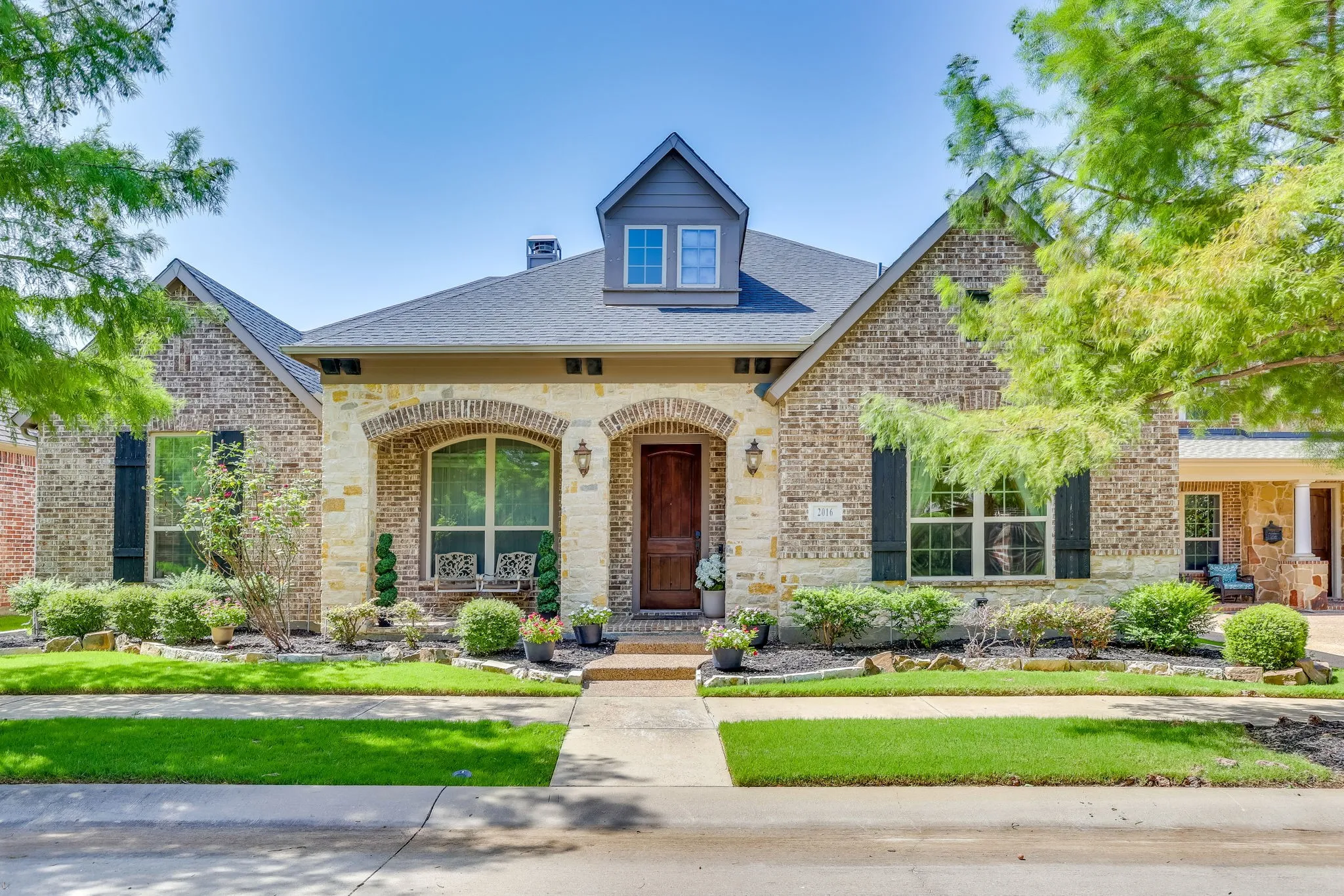 Single Family Residence For Sale in Denton County , 2016 Torin Street, Lewisville, Texas 75056, 3 Bedroom, 3 Bathroom, 2 Garage spaces, 2,853 Sqft, built in 2013, mls#21370212, Real Estate Agent in Lewisville, Homes For Sale in Denton county, Homes For Sale in Lewisville, Realtor in Lewisville Texas, Real Estate Brokerage Independent Realty Texas, Luminita Cordes Realtor