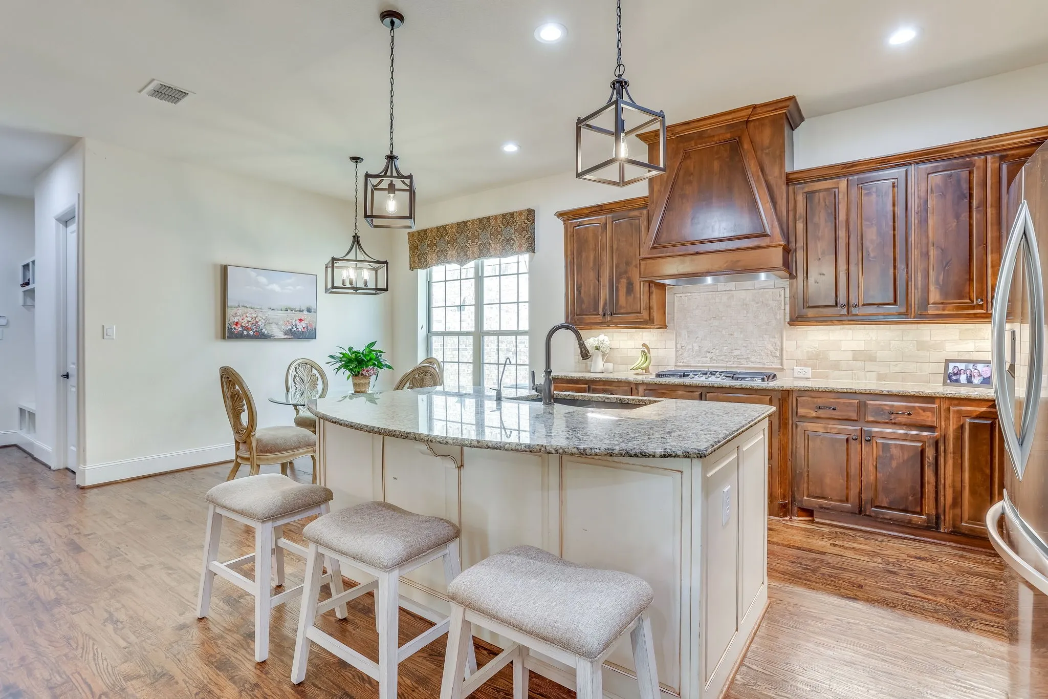 Single Family Residence For Sale in Denton County , 2016 Torin Street, Lewisville, Texas 75056, 3 Bedroom, 3 Bathroom, 2 Garage spaces, 2,853 Sqft, built in 2013, mls#21370212, Real Estate Agent in Lewisville, Homes For Sale in Denton county, Homes For Sale in Lewisville, Realtor in Lewisville Texas, Real Estate Brokerage Independent Realty Texas, Luminita Cordes Realtor